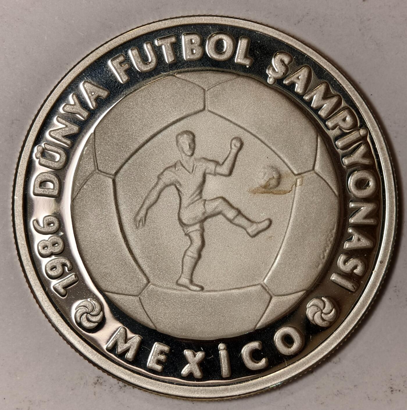 紫瑗钱币——第352期拍卖 土耳其 1986年 墨西哥世界杯 足球运动员 10000里拉 23.33克 0.925银 精制