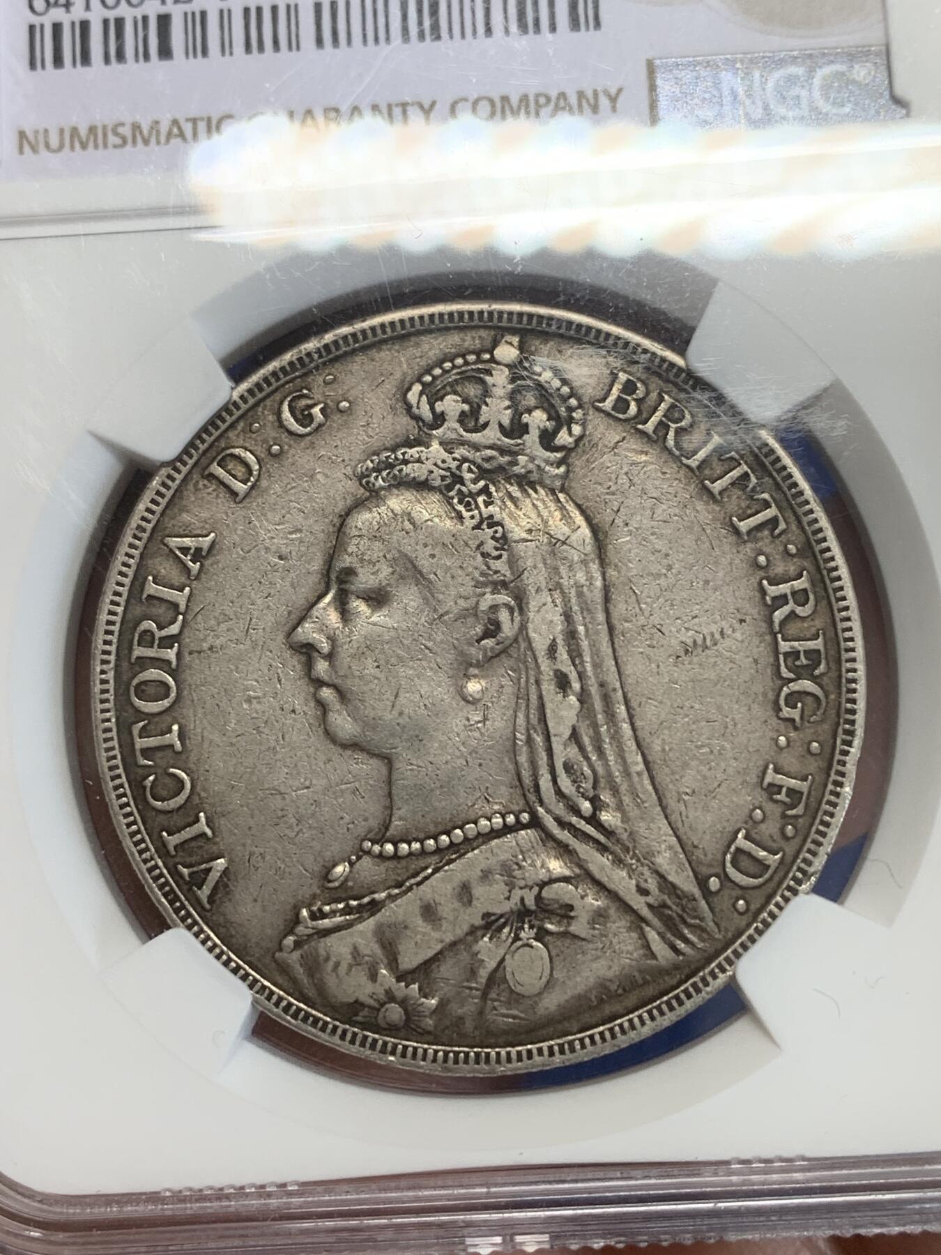 《竞宝斋》第270场- 周日，周一，周二  3场连拍 （全场包邮） NGC XF40 英国1889维多利亚高冠马剑银币