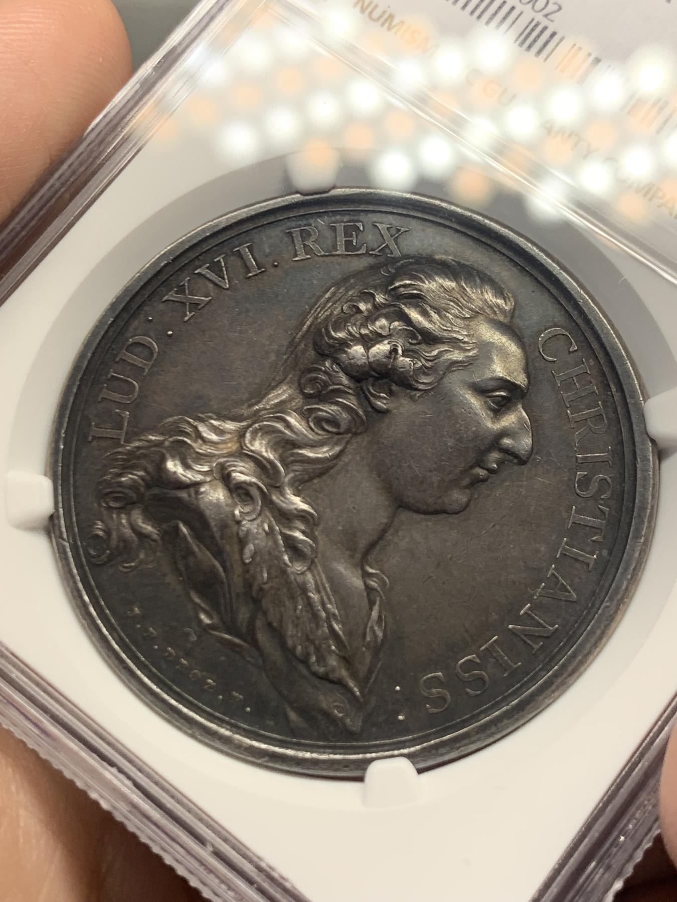 《竞宝斋》第270场- 周日，周一，周二  3场连拍 （全场包邮） NGC MS61 1780年法国路易十六原铸大银章  稀少品种 纪念法国和瑞士巴塞尔公国联盟 Droz雕刻大师 炫黑老包浆