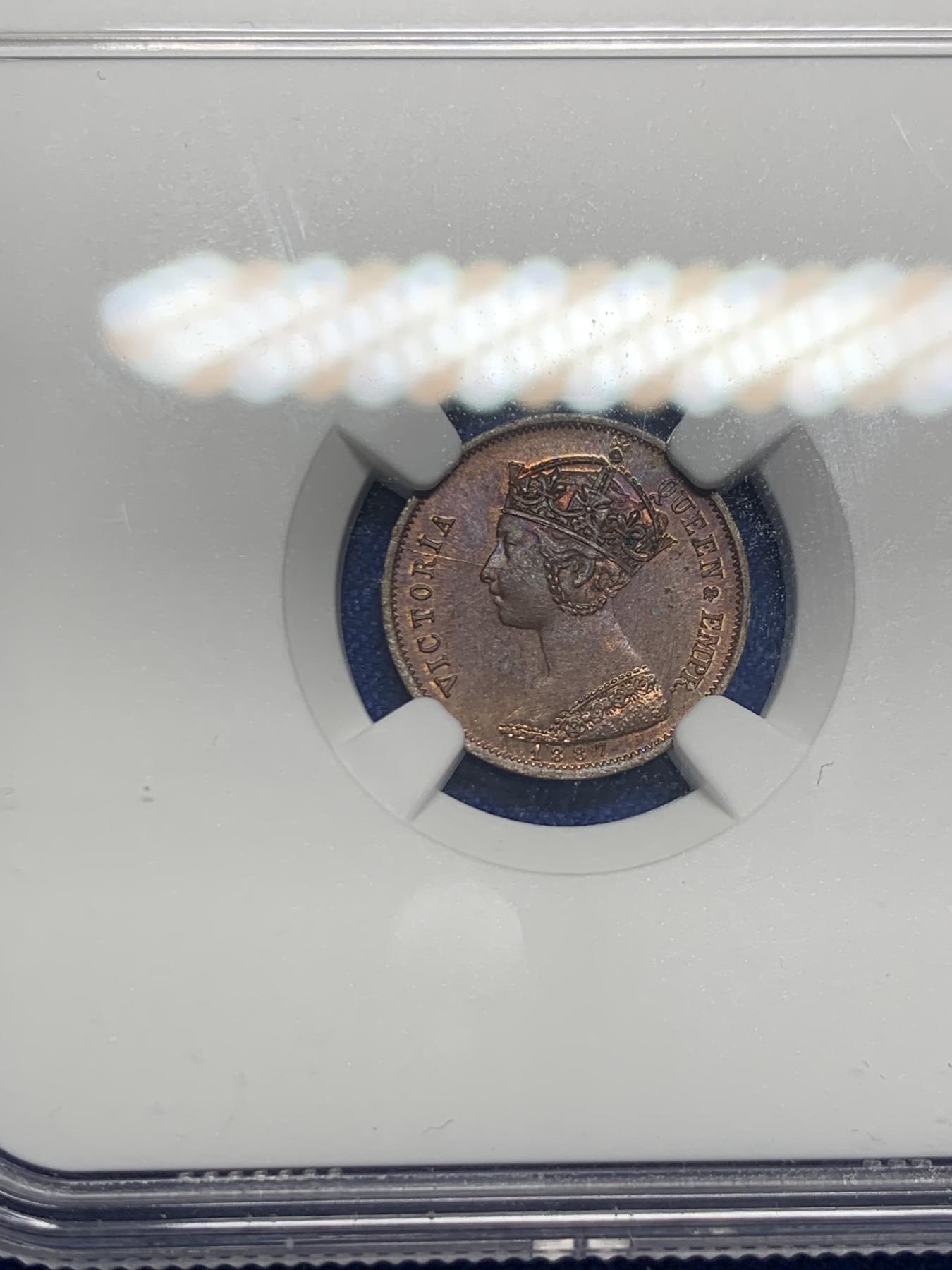 《竞宝斋》第270场- 周日，周一，周二  3场连拍 （全场包邮） NGC MS62BN 英国1887年维多利亚登基周年纪念半法新铜币 最小的马剑