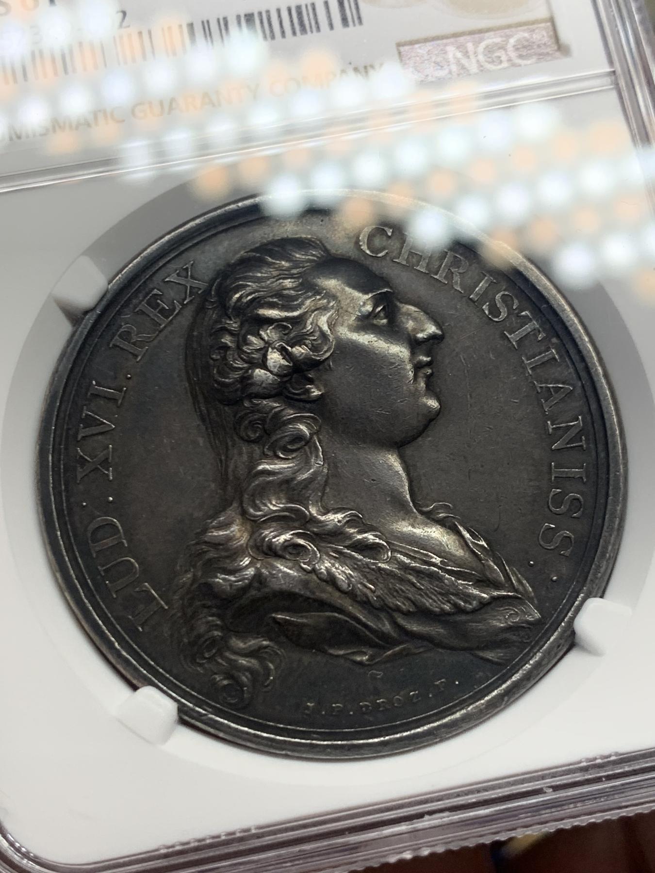 《竞宝斋》第270场- 周日，周一，周二  3场连拍 （全场包邮） NGC MS61 1780年法国路易十六原铸大银章  稀少品种 纪念法国和瑞士巴塞尔公国联盟 Droz雕刻大师 炫黑老包浆