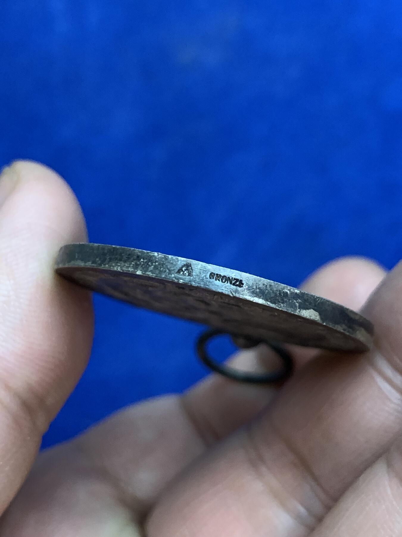 《竞宝斋》第271场-八角与章专场 周日，周一，周二  3场连拍 （全场包邮） 法国 新艺术风格 镀银铜章 22.89克 36.8mm 三角边铭