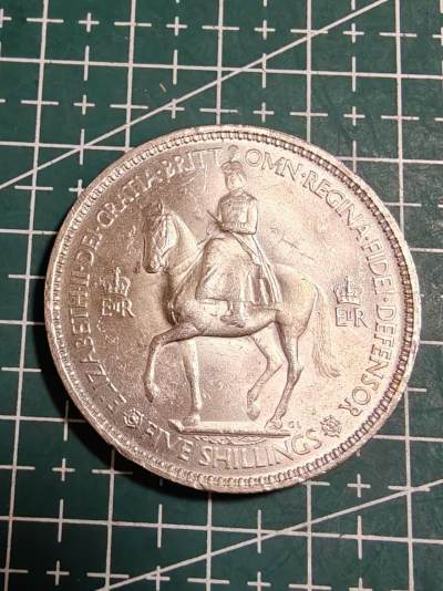 轻松集币无压力 - 英国5现金-女王登基克朗型纪念币
