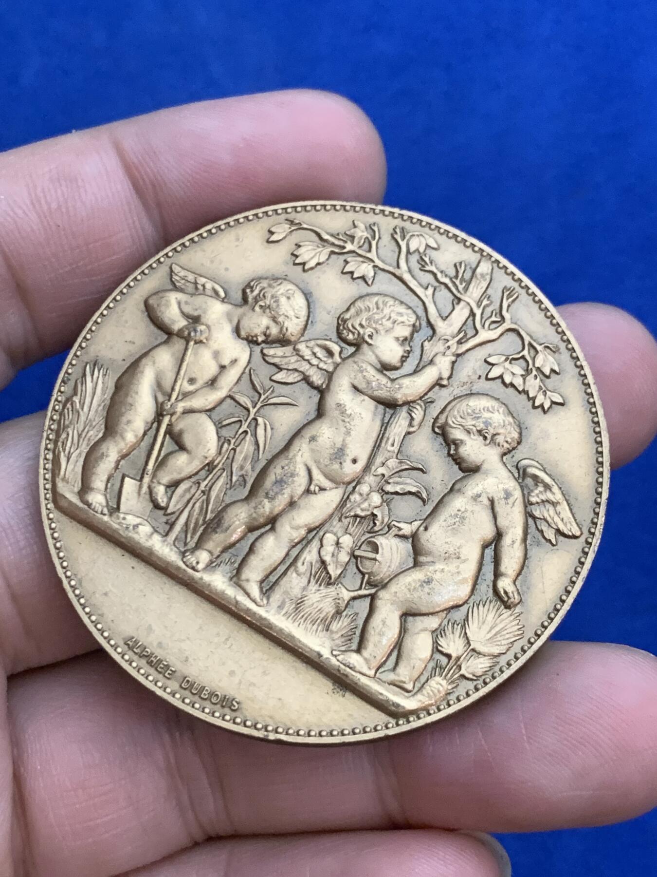 《竞宝斋》第271场-八角与章专场 周日，周一，周二  3场连拍 （全场包邮） 法国 小天使 园艺大铜章 61克 50mm 丰饶角边铭