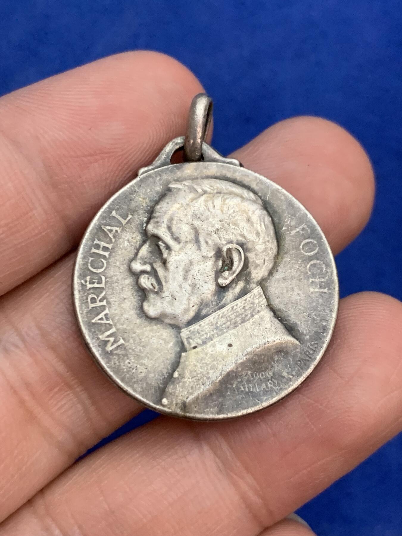 《竞宝斋》第271场-八角与章专场 周日，周一，周二  3场连拍 （全场包邮） 法国 1918 一战 福熙元帅 纪念银章 950银 少见 8.49克 28mm