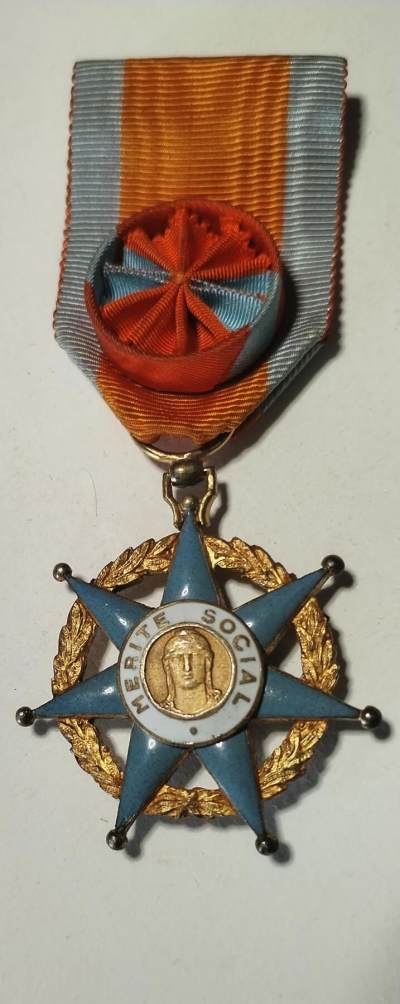 很好的小小拍卖第八期 - 法国军官级社会贡献勋章，银镀金带标