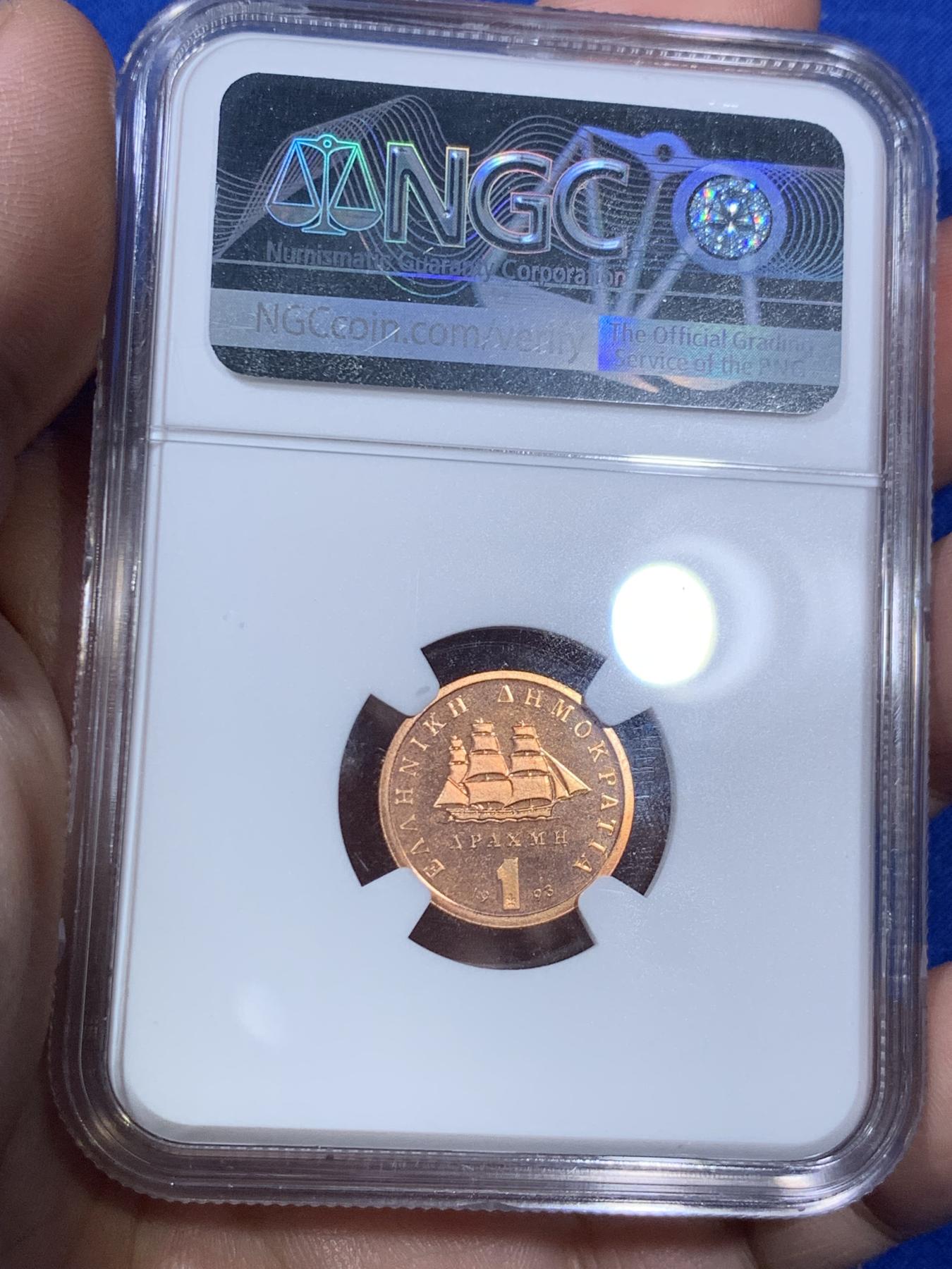 《竞宝斋》第270场- 周日，周一，周二  3场连拍 （全场包邮） 7枚一组 NGC 希腊1993年历史人物精制套币，此套是唯一精制年份，较少见，且装祯册多为养化较重，此套精选送评，高分不易。