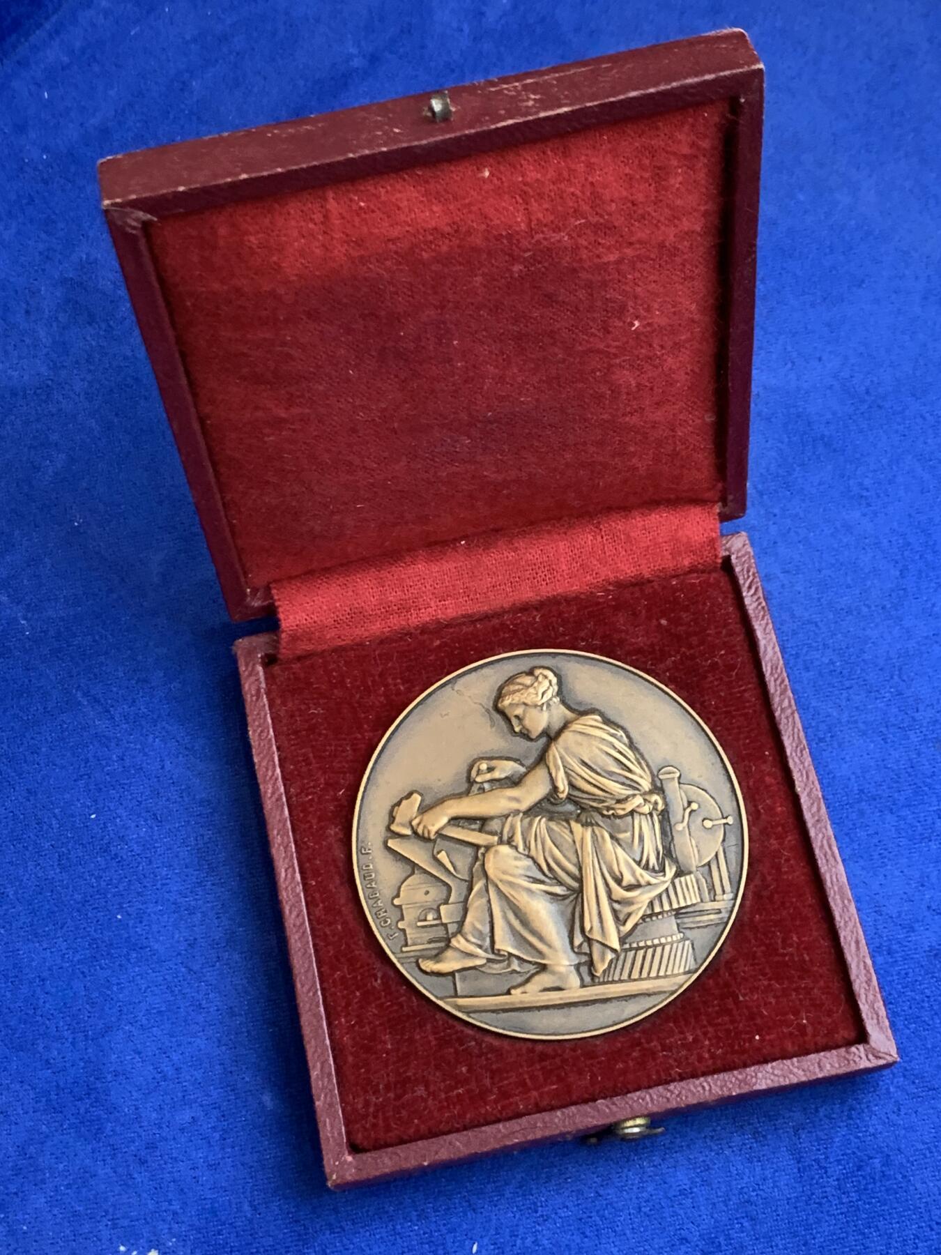 《竞宝斋》第271场-八角与章专场 周日，周一，周二  3场连拍 （全场包邮） 法国 工业与商业 大铜章 带原盒 59.44克 50.1mm