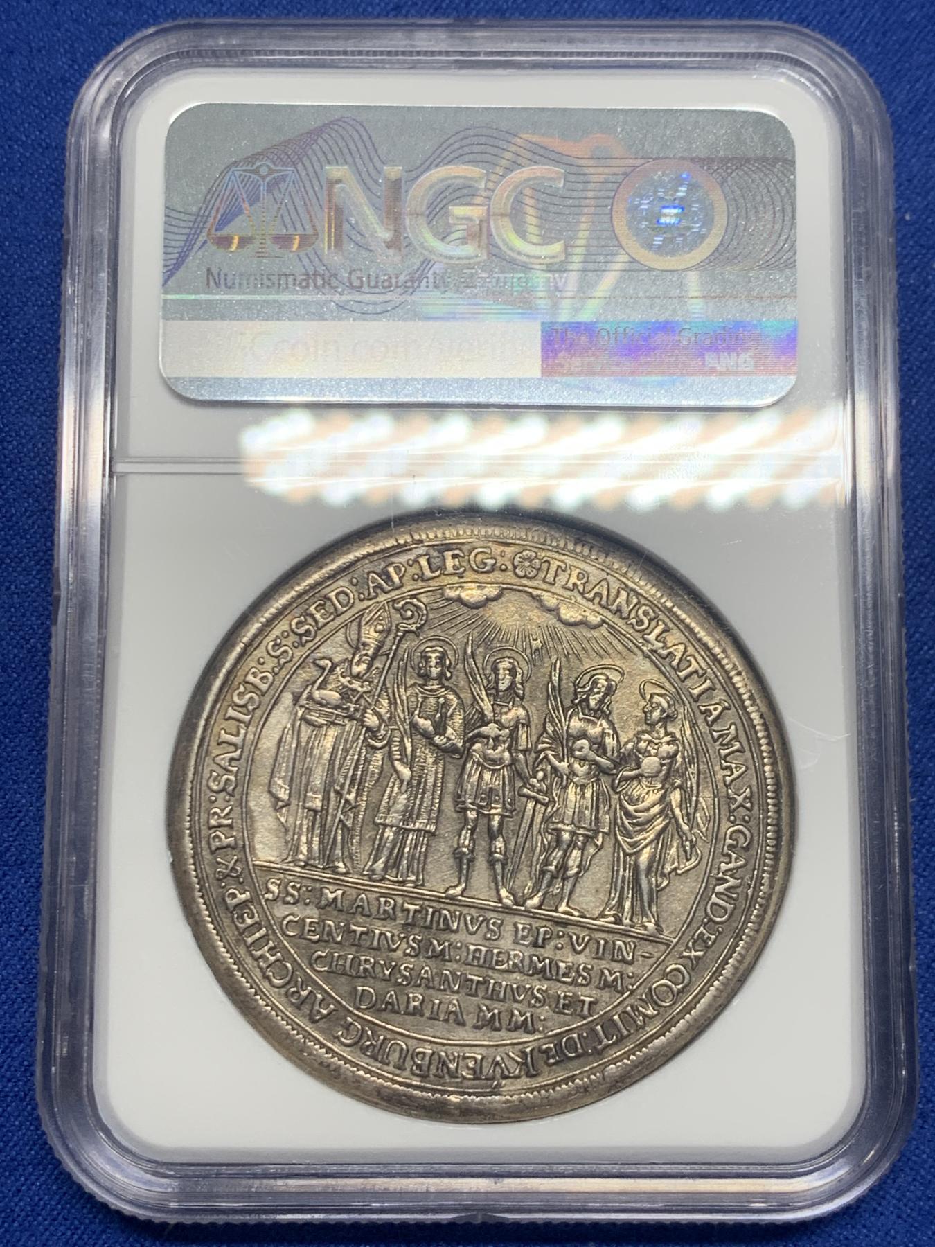 《竞宝斋》第270场- 周日，周一，周二  3场连拍 （全场包邮） NGC AUD 奥地利萨尔茨堡1682年主教区建立1100年泰勒大银币 暗金色包浆 细节精美 稀少品种 盒子右侧有条裂纹