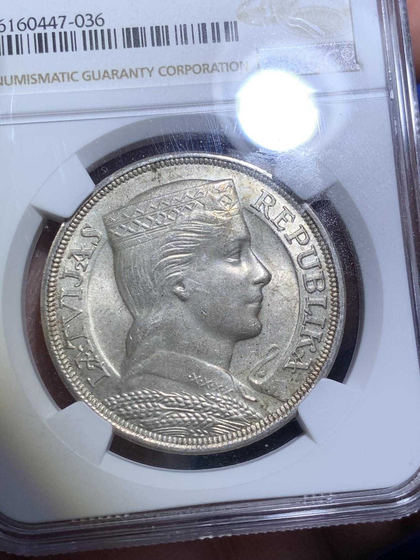 《竞宝斋》第270场- 周日，周一，周二  3场连拍 （全场包邮） NGC MS64 拉脱维亚1931年谷物女神5拉特大银币 64分已经很少见了 外拍大涨品种