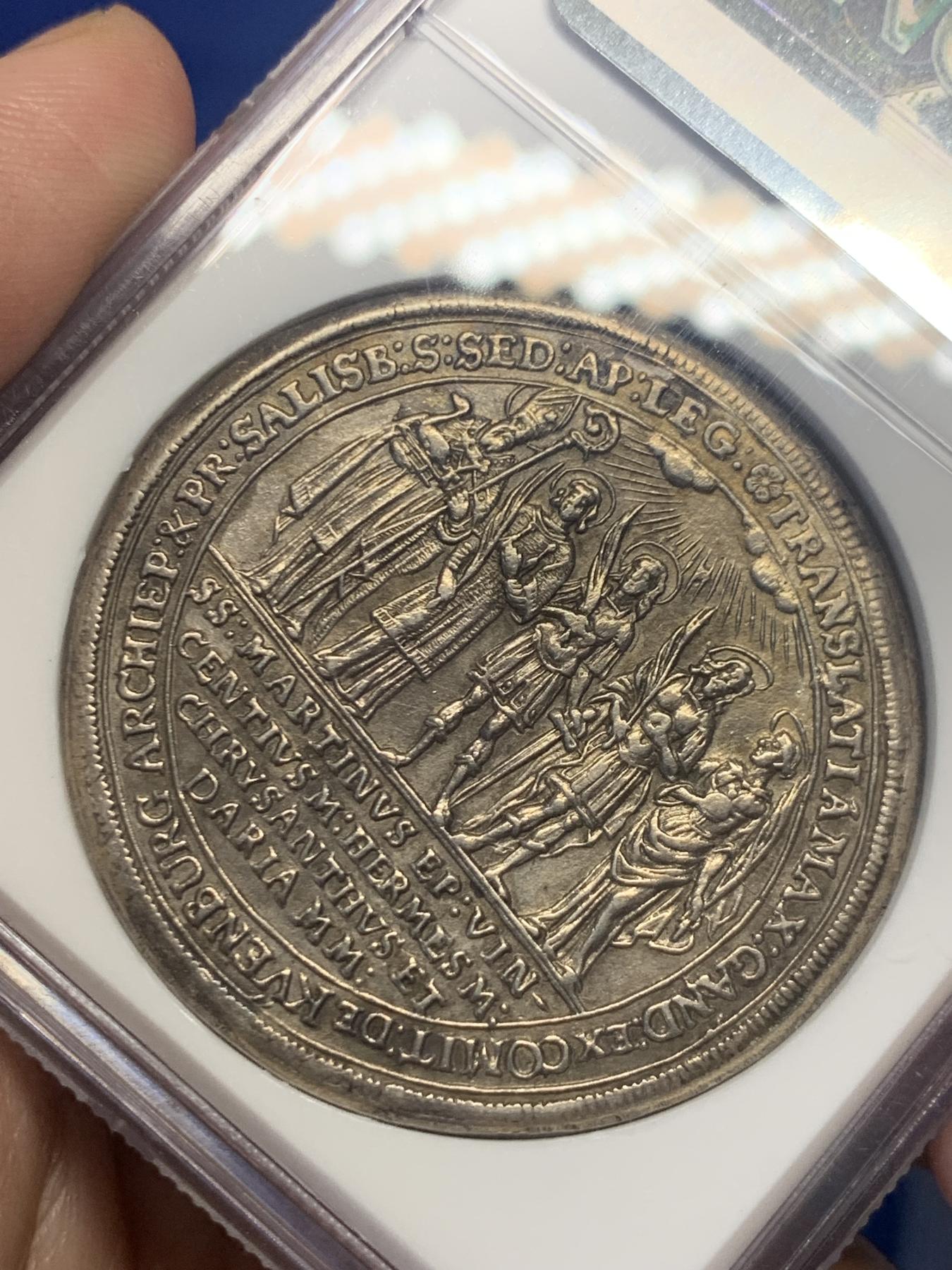 《竞宝斋》第270场- 周日，周一，周二  3场连拍 （全场包邮） NGC AUD 奥地利萨尔茨堡1682年主教区建立1100年泰勒大银币 暗金色包浆 细节精美 稀少品种 盒子右侧有条裂纹