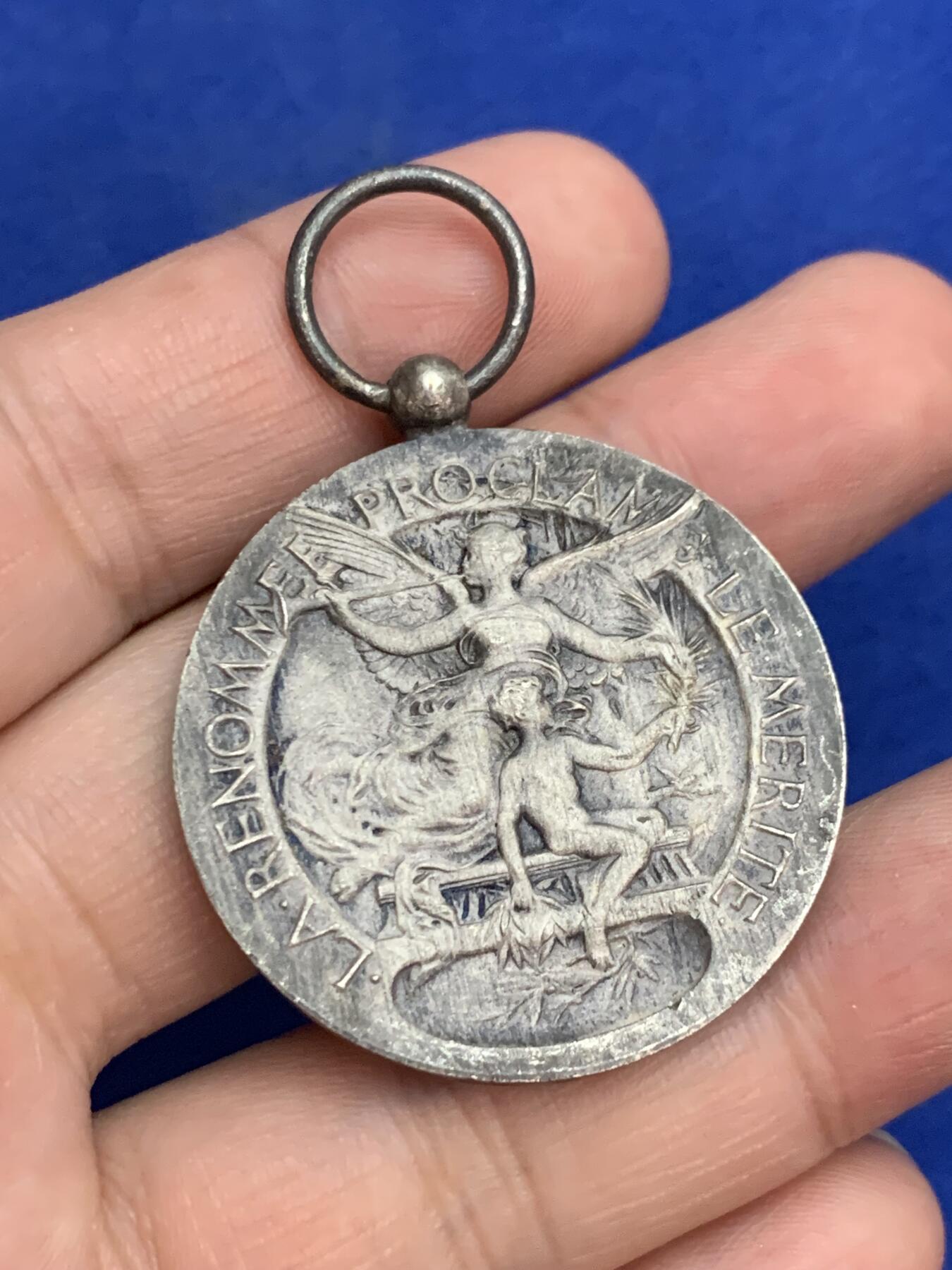 《竞宝斋》第271场-八角与章专场 周日，周一，周二  3场连拍 （全场包邮） 法国 新艺术风格 镀银铜章 22.89克 36.8mm 三角边铭