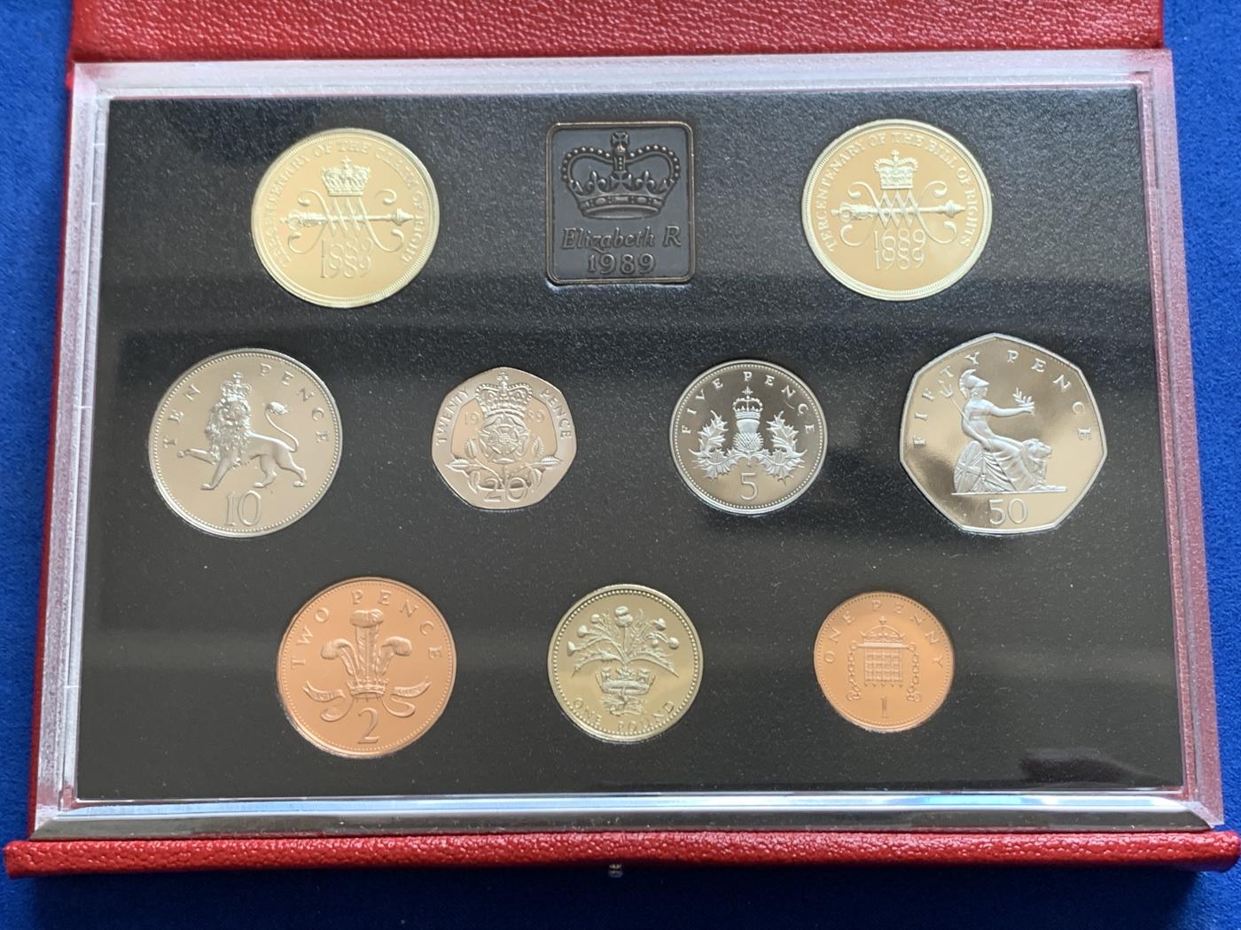 《竞宝斋》第270场- 周日，周一，周二  3场连拍 （全场包邮） 英国1989年硬币套装 精制 9枚装 含2枚2英镑纪念币