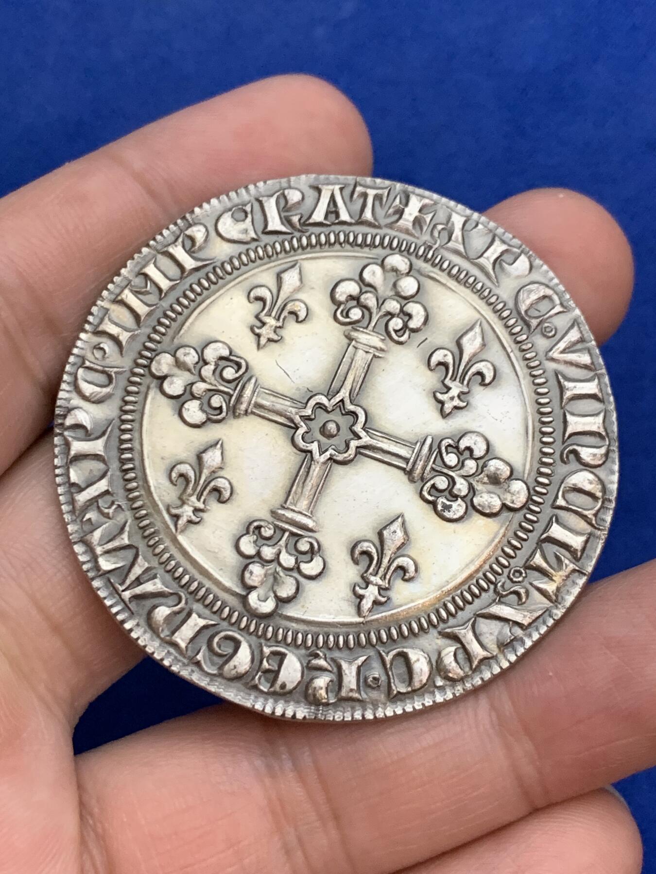 《竞宝斋》第271场-八角与章专场 周日，周一，周二  3场连拍 （全场包邮） 法国 路易九世 金埃居 复古银章 大直径 限量发行500枚 950银 33克 49.1mm