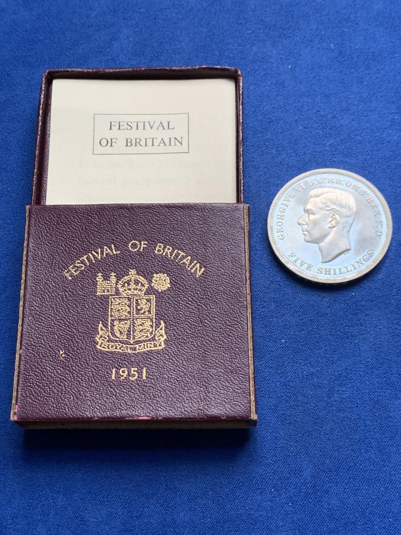 《竞宝斋》第270场- 周日，周一，周二  3场连拍 （全场包邮） 英国 最后的 镍马剑 1951 带红盒证书 细节见图