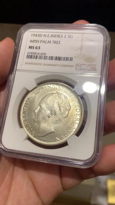 《竞宝斋》第270场- 周日，周一，周二  3场连拍 （全场包邮） NGC MS63 荷属东印度1943年D版威廉明娜2.5盾银币 难得高分 仅发行1943 原汁原味老包浆 包浆醇厚 获得更高的评分数目才区区39枚
