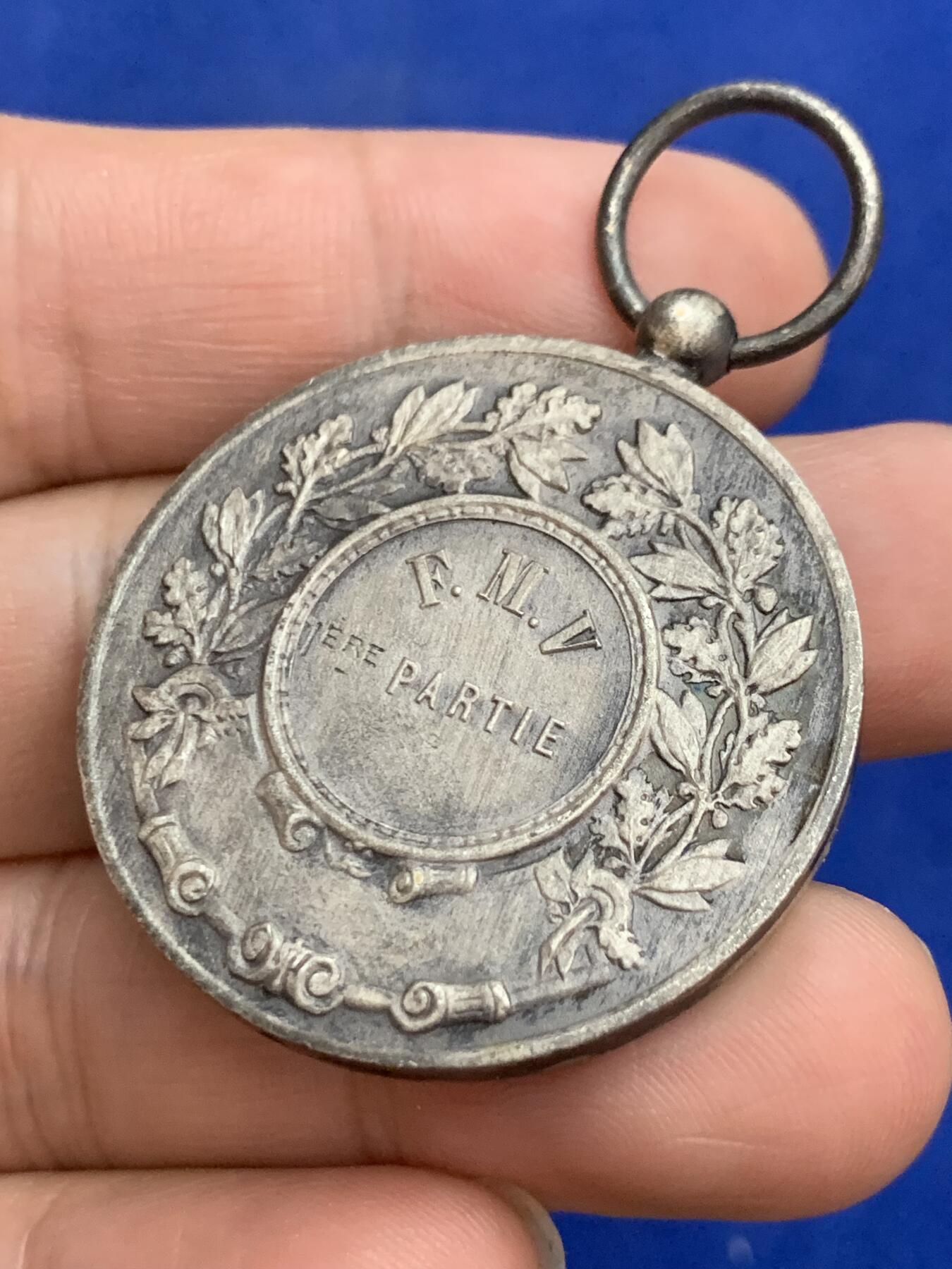 《竞宝斋》第271场-八角与章专场 周日，周一，周二  3场连拍 （全场包邮） 法国 新艺术风格 镀银铜章 22.89克 36.8mm 三角边铭