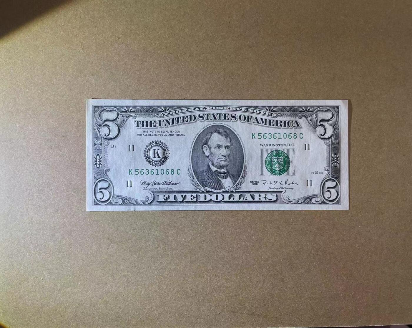 【Blue Auction】✨世界纸币精拍第479期【精】 【一组2张 无47】美国 1995/2003年大小头版5美金 全新UNC