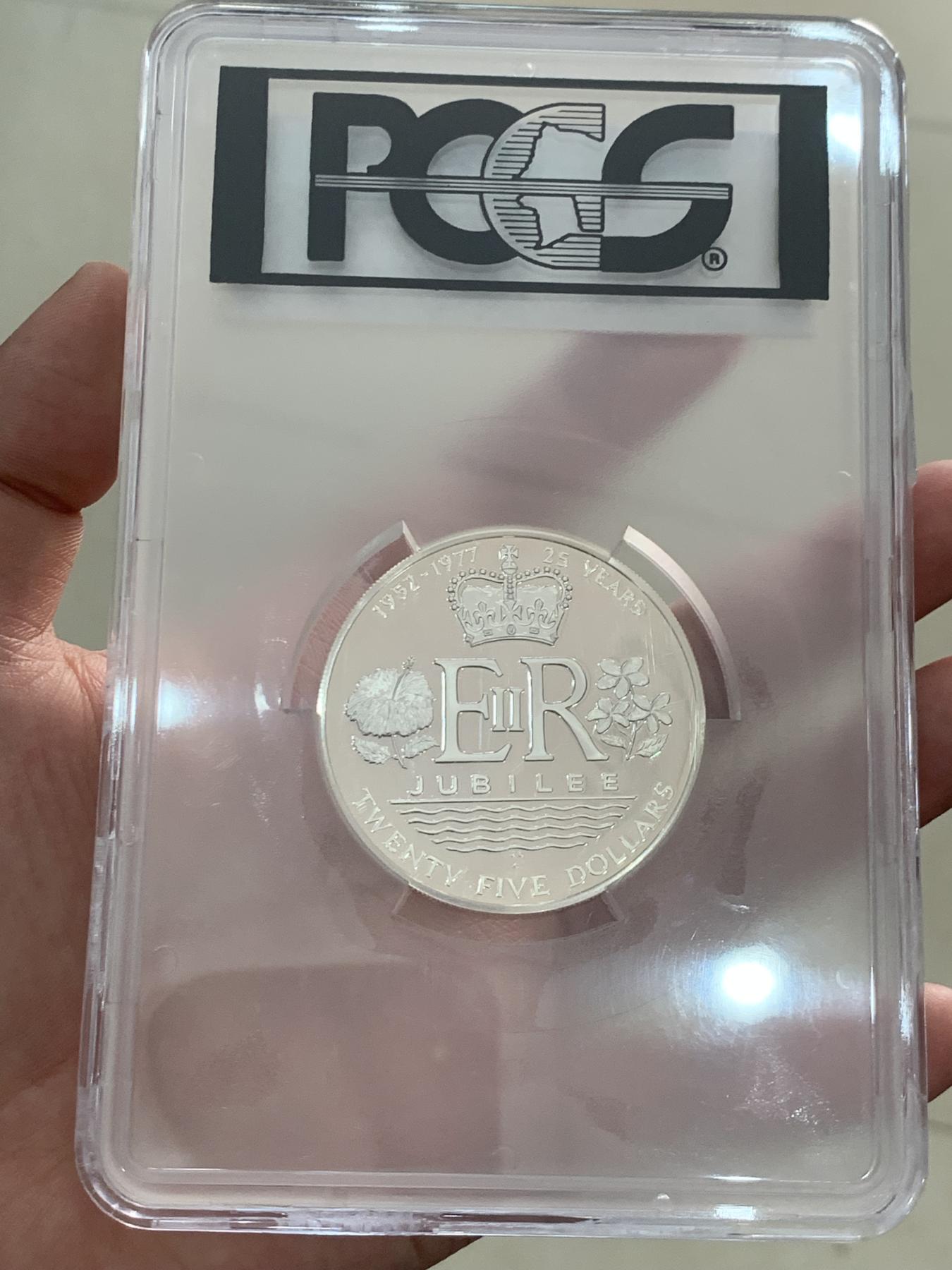 《竞宝斋》第270场- 周日，周一，周二  3场连拍 （全场包邮） PCGS PR68DCAM 库克群岛1977女王银禧纪念银币 含外壳 带证书