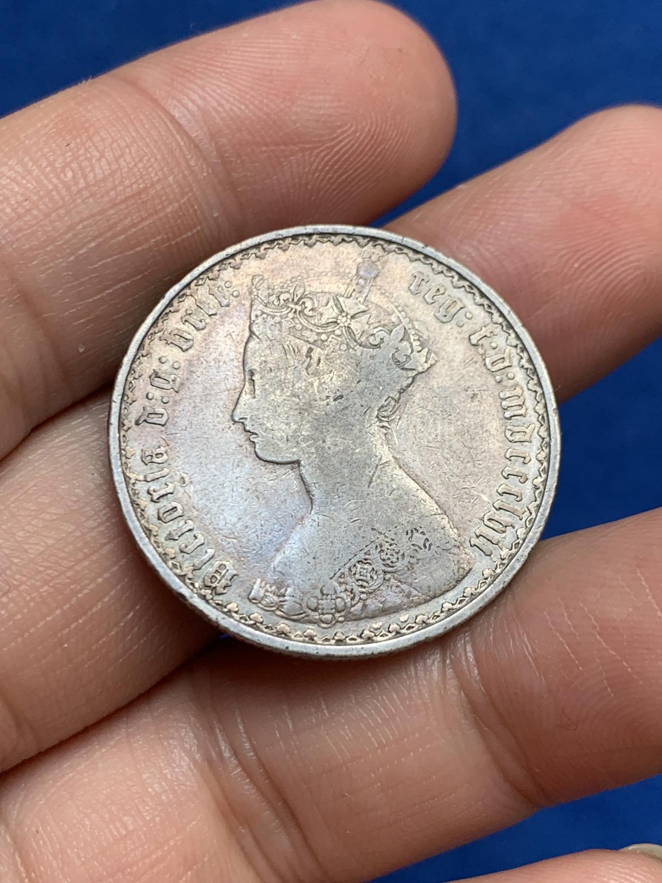 《竞宝斋》第270场- 周日，周一，周二  3场连拍 （全场包邮） 英国1857年维多利亚2先令银币