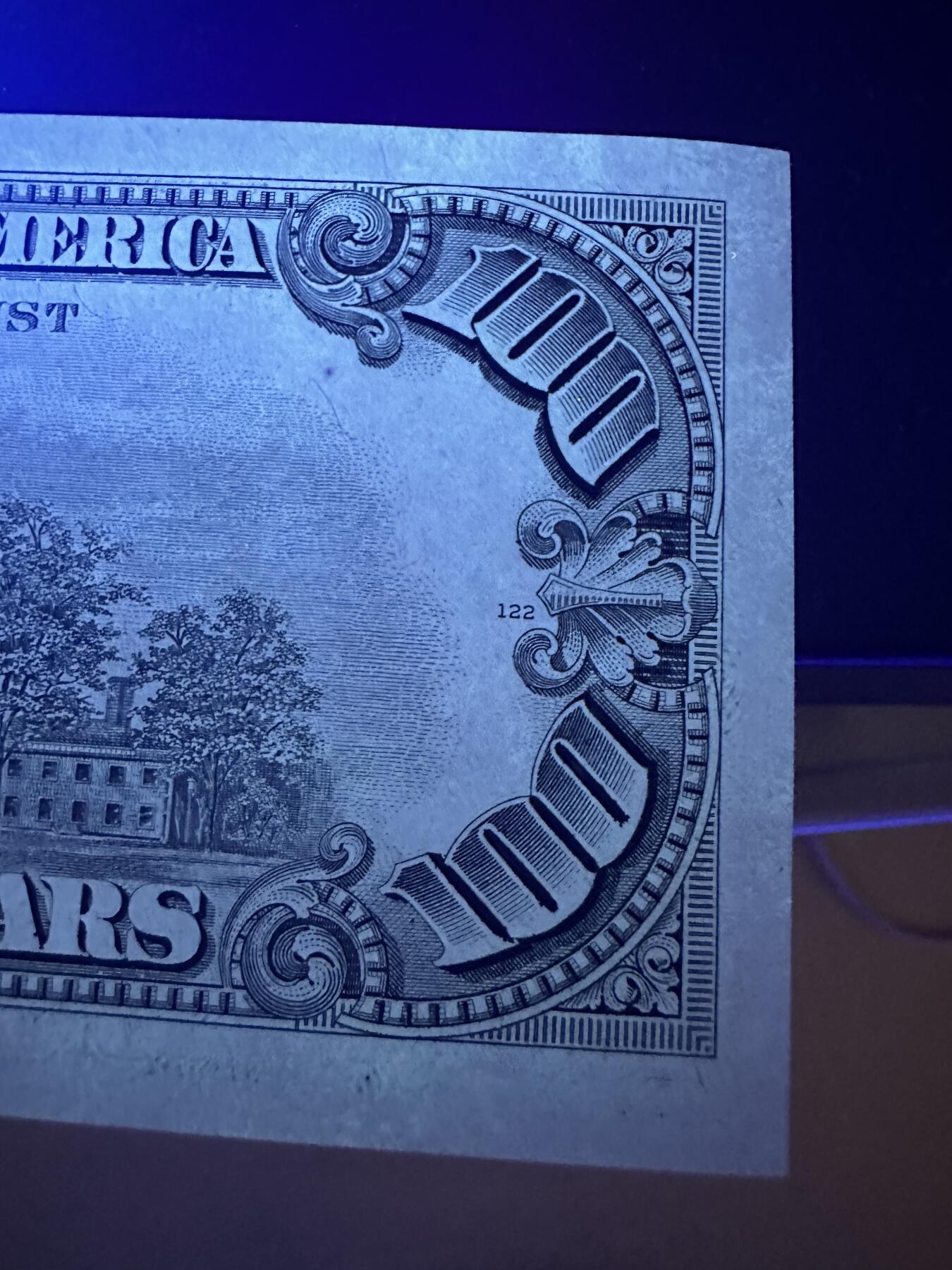 《外钞收藏家》第三百七十期（美洲纸币+其他） 1988年美国100美元 全新 边上有极轻微不明显潮的反应