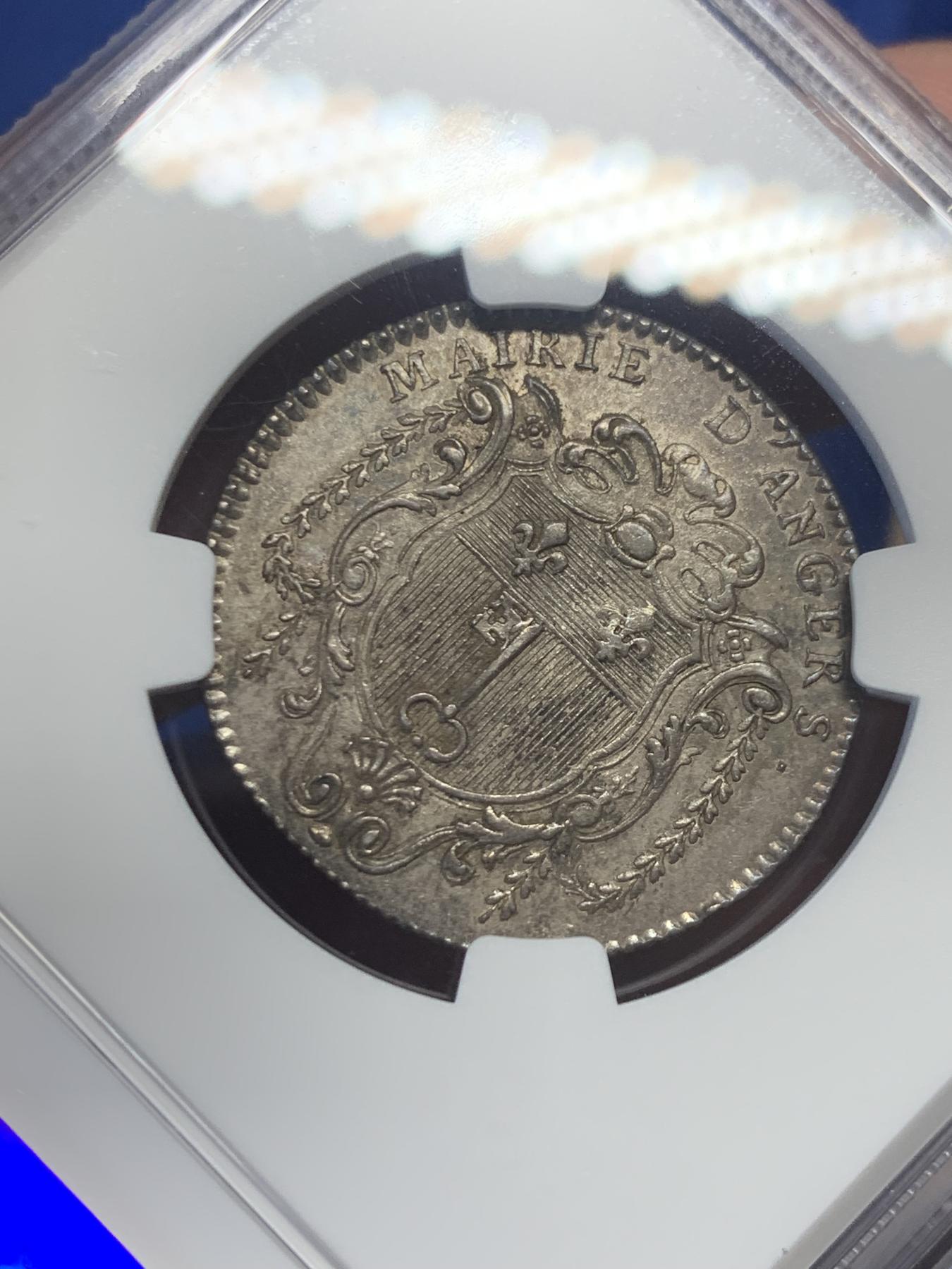 《竞宝斋》第271场-八角与章专场 周日，周一，周二  3场连拍 （全场包邮） NGC-MS63 法国1763年昂热市市长查尔斯·戈迪歇家族纹章银质代币