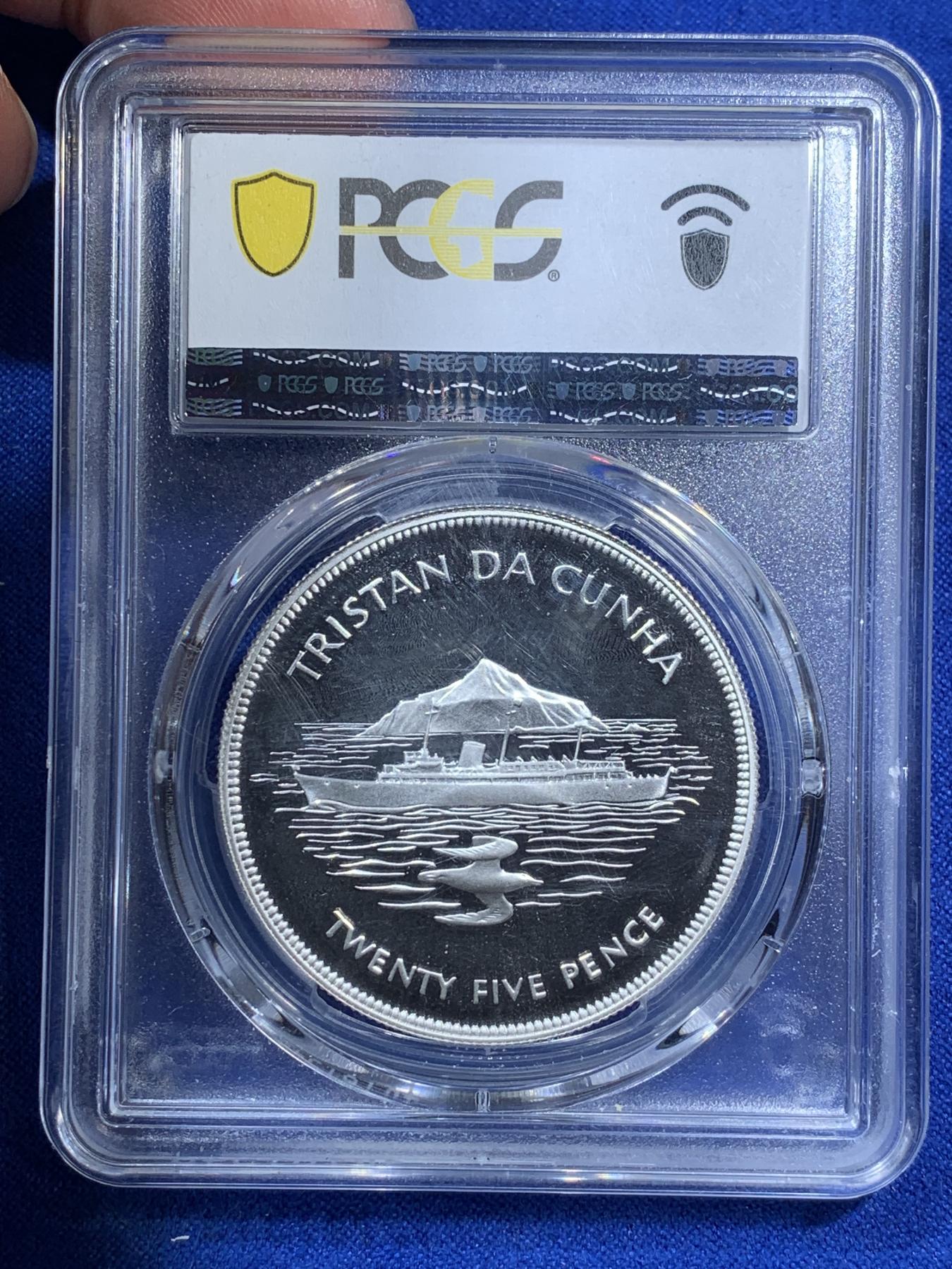 《竞宝斋》第270场- 周日，周一，周二  3场连拍 （全场包邮） PCGS PR68DCAM 英属特里斯坦达库尼亚 1977年 伊丽莎白二世登基25周年 25P 银币