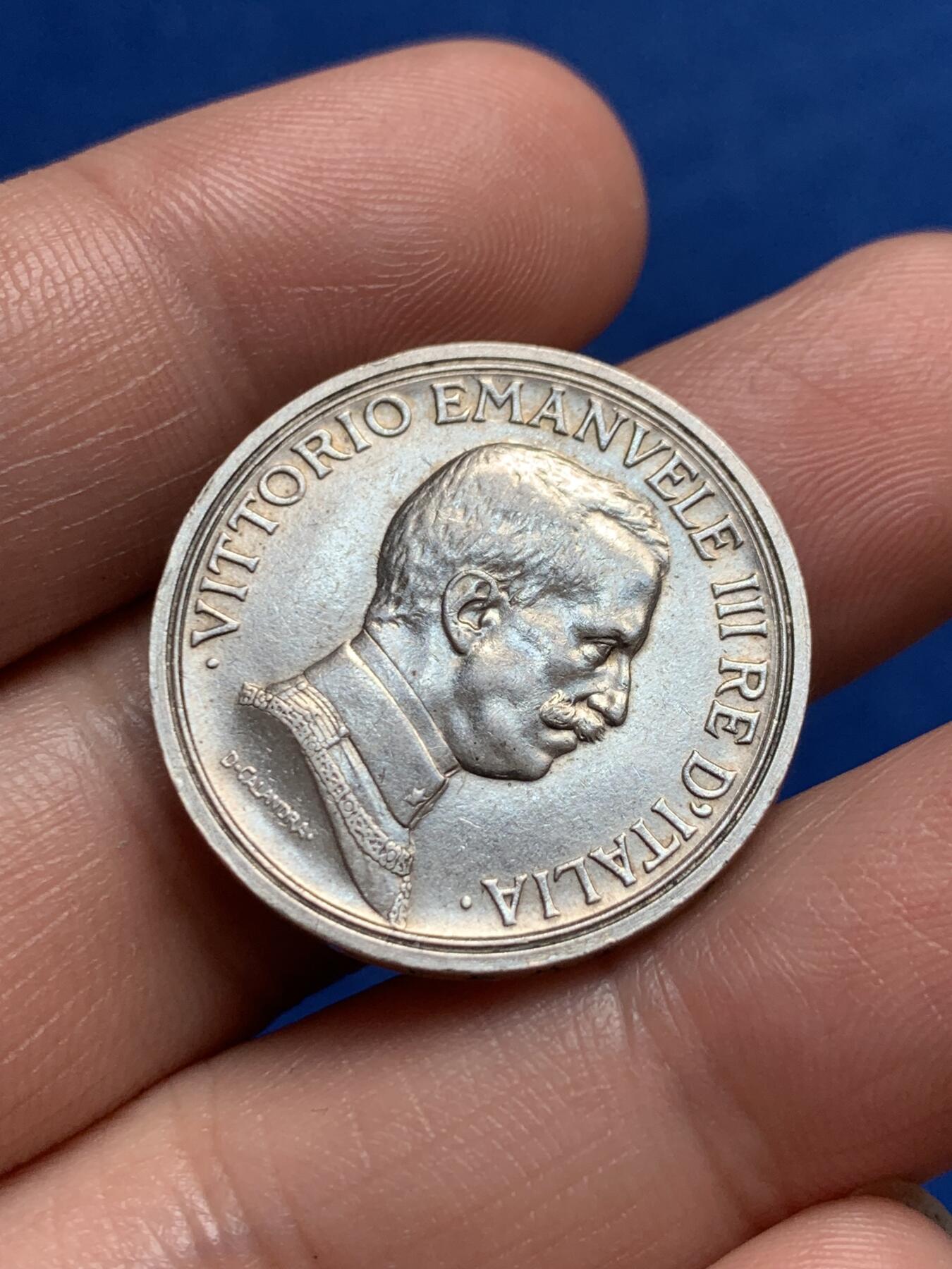 《竞宝斋》第270场- 周日，周一，周二  3场连拍 （全场包邮） 意大利1916年马车2里拉银币