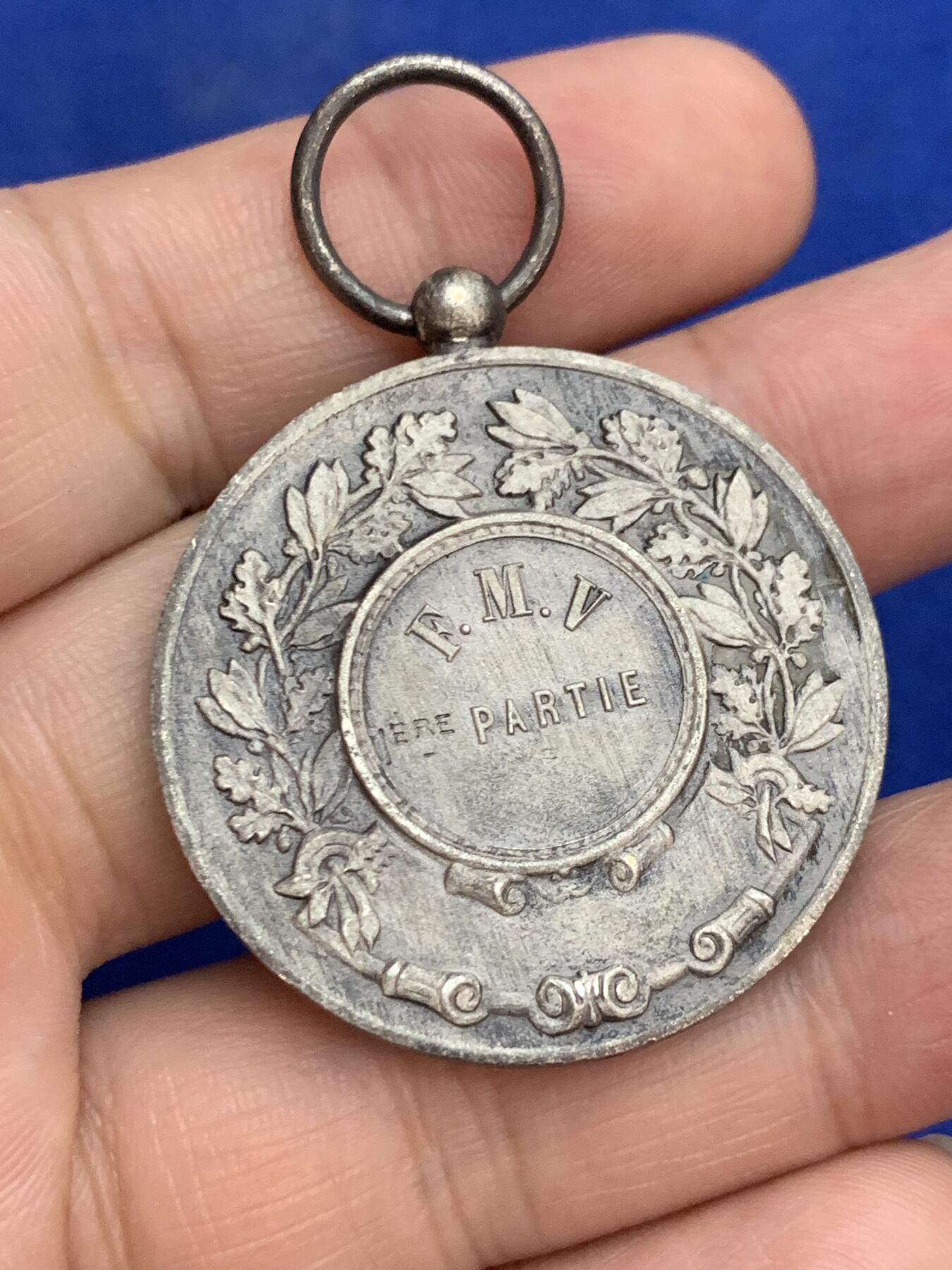 《竞宝斋》第271场-八角与章专场 周日，周一，周二  3场连拍 （全场包邮） 法国 新艺术风格 镀银铜章 22.89克 36.8mm 三角边铭