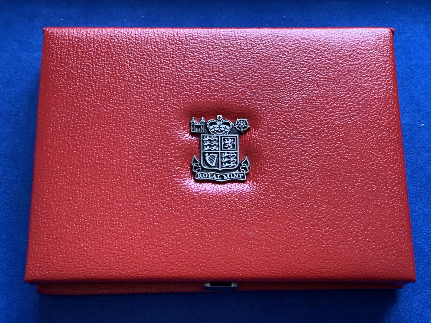 《竞宝斋》第270场- 周日，周一，周二  3场连拍 （全场包邮） 英国1989年硬币套装 精制 9枚装 含2枚2英镑纪念币