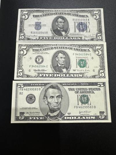 《外钞收藏家》第三百七十期（美洲纸币+其他） - 三张5美元一起 小头版全新、大头版有潮 1934年D版有折