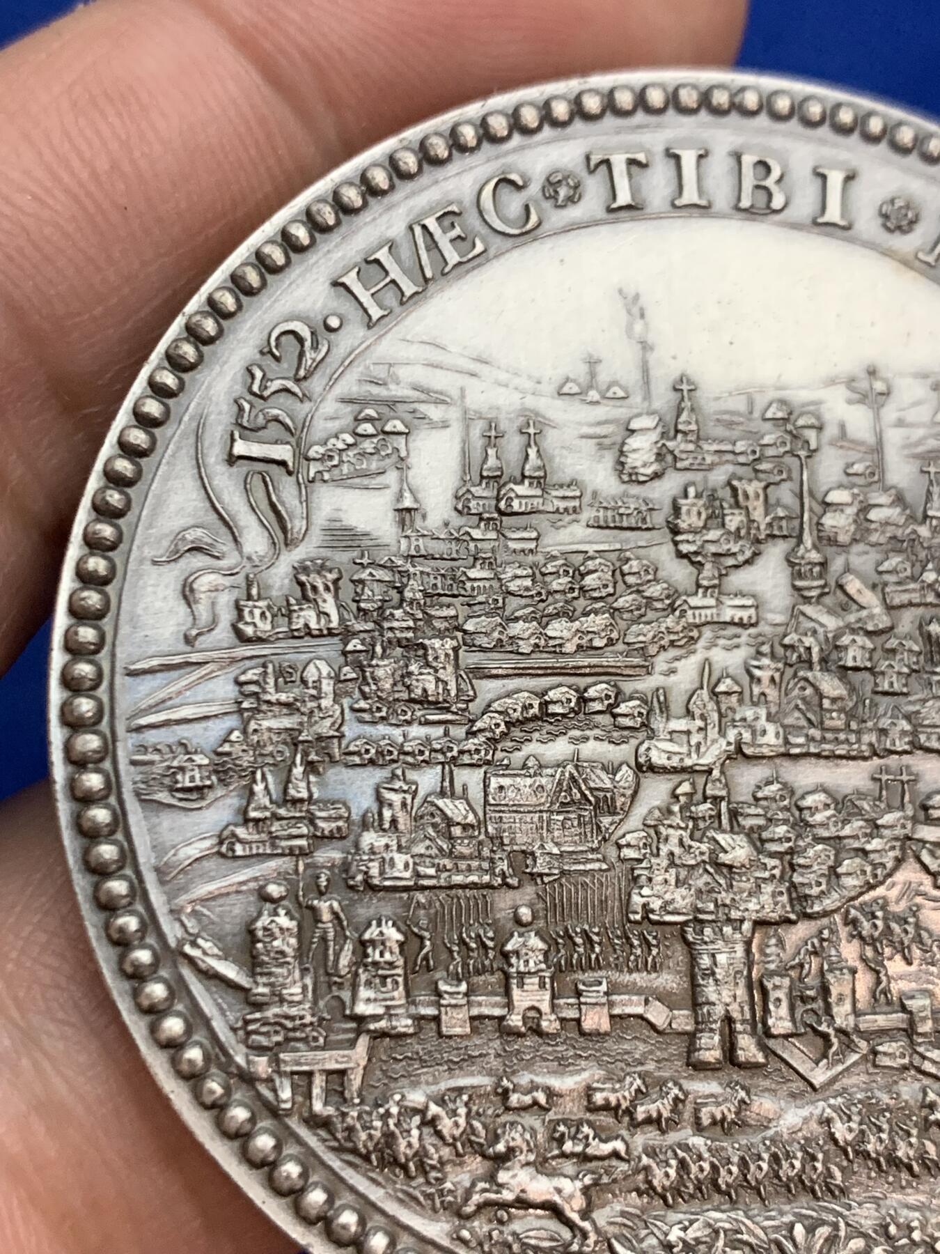 《竞宝斋》第271场-八角与章专场 周日，周一，周二  3场连拍 （全场包邮） 复刻版 法国 1552  吉斯公爵弗朗索瓦·德·洛林为梅斯保卫战 大银章 950银 82.64克 53mm 丰饶角1969边铭