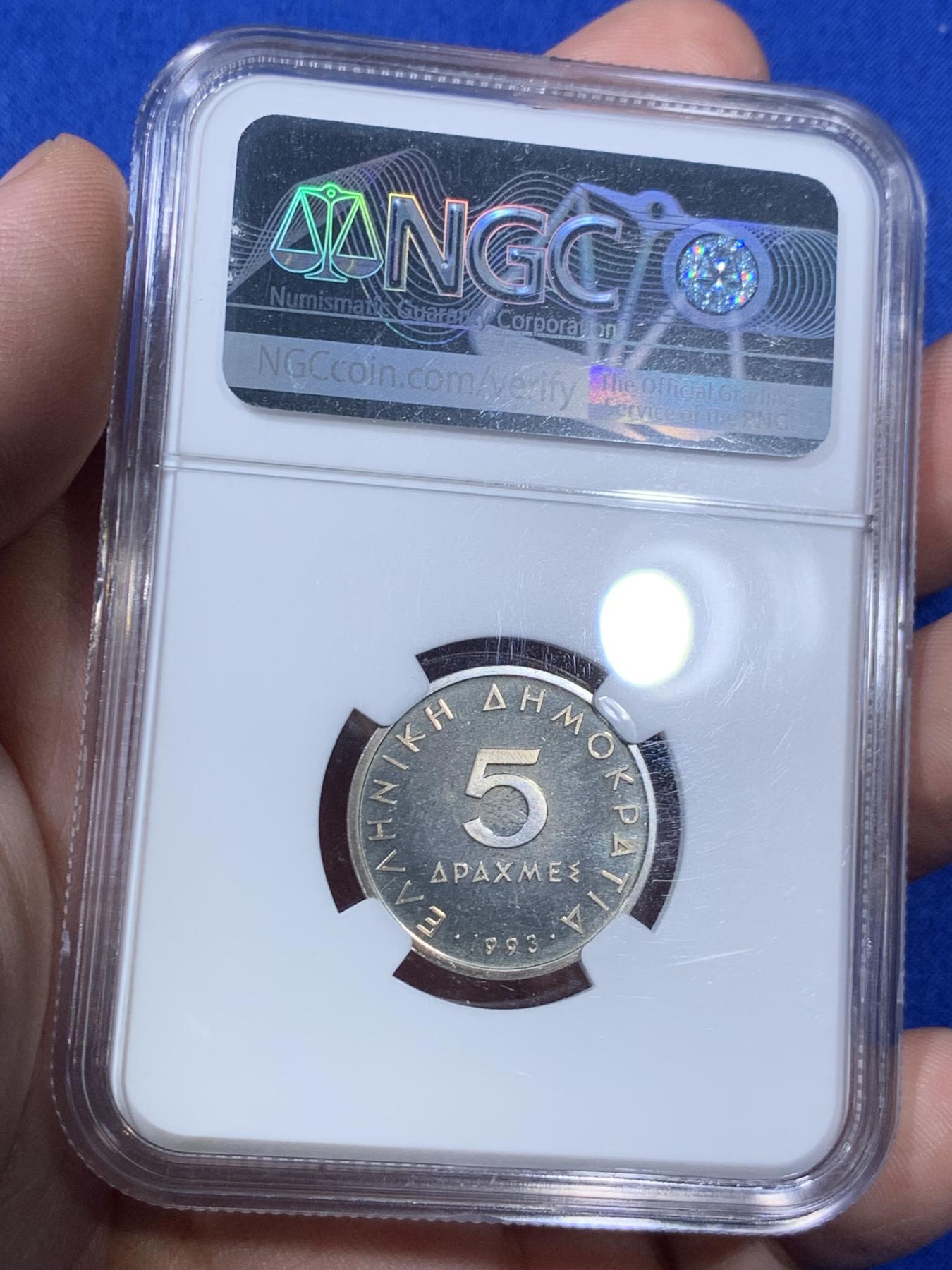 《竞宝斋》第270场- 周日，周一，周二  3场连拍 （全场包邮） 7枚一组 NGC 希腊1993年历史人物精制套币，此套是唯一精制年份，较少见，且装祯册多为养化较重，此套精选送评，高分不易。