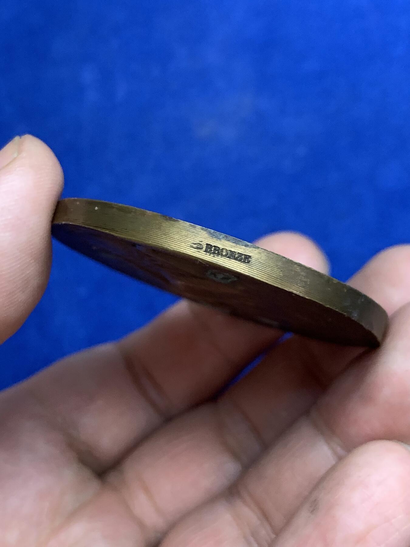 《竞宝斋》第271场-八角与章专场 周日，周一，周二  3场连拍 （全场包邮） 法国 1929 巴黎市 铜质奖章 雕刻细腻 61克 50.3mm