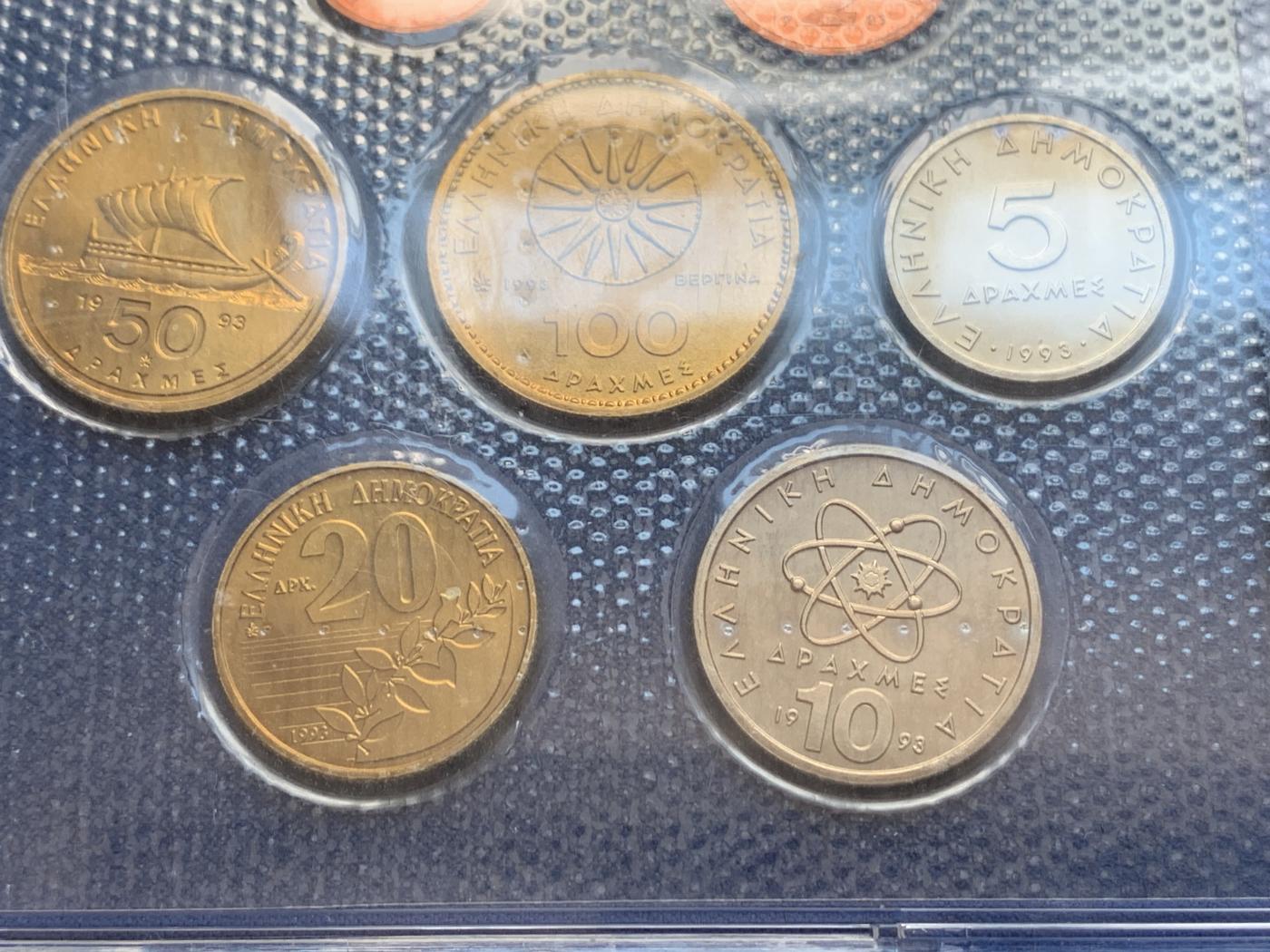 《竞宝斋》第270场- 周日，周一，周二  3场连拍 （全场包邮） 希腊1993年历史人物稀少官方套册 少见