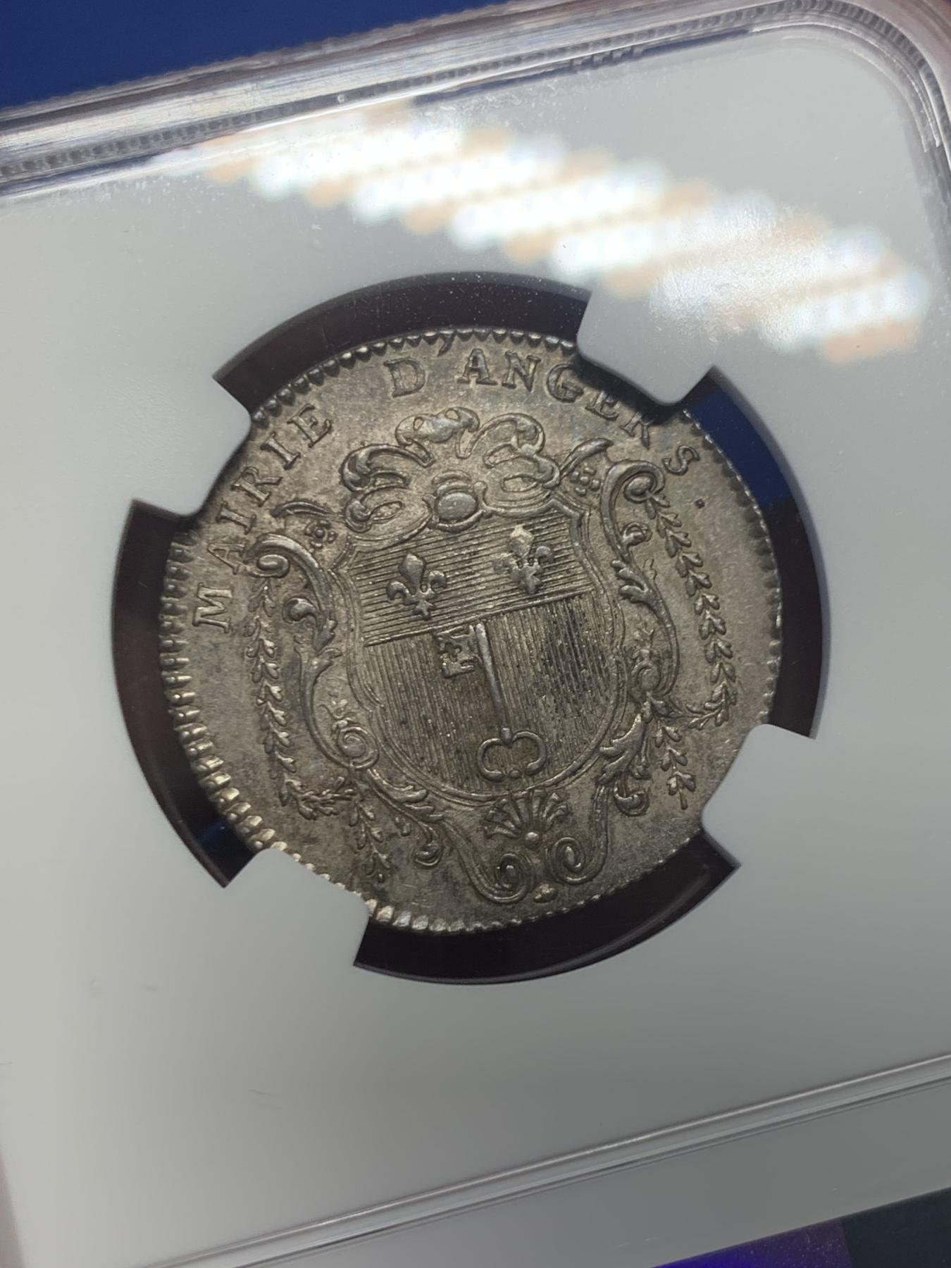 《竞宝斋》第271场-八角与章专场 周日，周一，周二  3场连拍 （全场包邮） NGC-MS63 法国1763年昂热市市长查尔斯·戈迪歇家族纹章银质代币