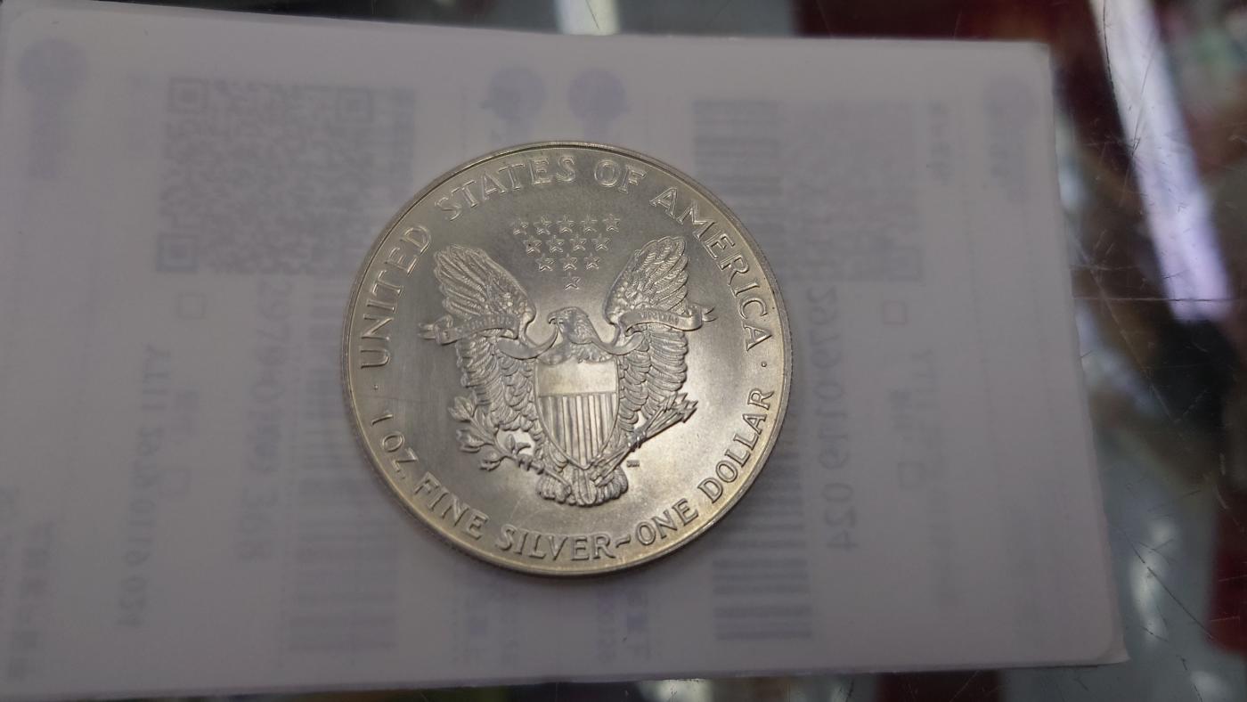 【世界钱币】精选微拍第107期暨2024年第18期  评级币裸钞混合版低价起拍 1993年美国鹰洋女神银币 1盎司 全新如图