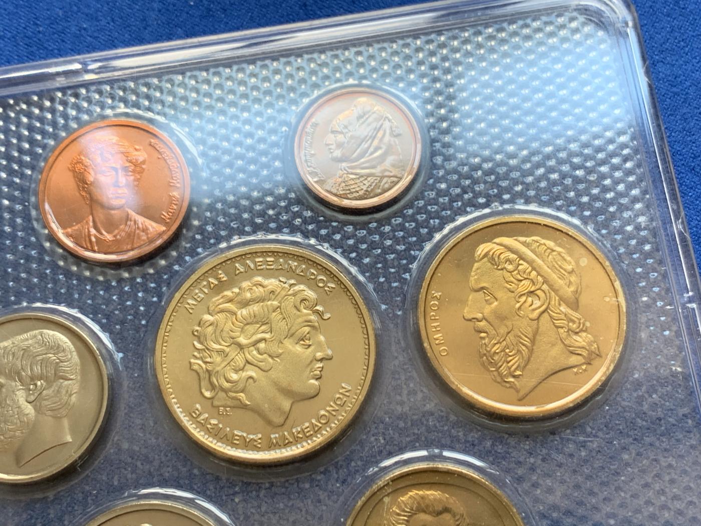 《竞宝斋》第270场- 周日，周一，周二  3场连拍 （全场包邮） 希腊1993年历史人物稀少官方套册 少见