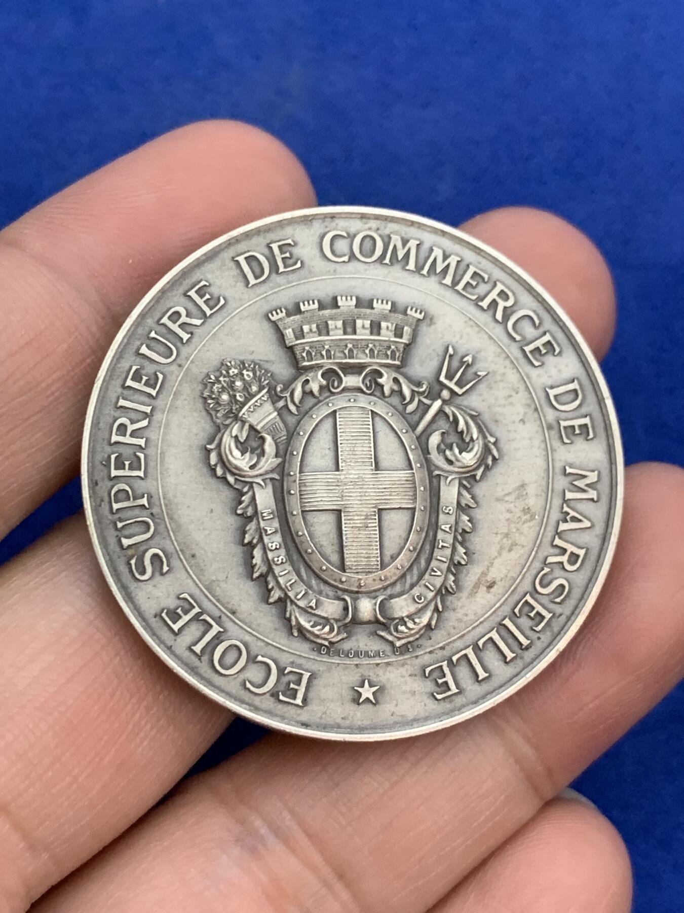 《竞宝斋》第271场-八角与章专场 周日，周一，周二  3场连拍 （全场包邮） 法国 马赛新艺术高等商学院 少见银奖，由 DELOUME 颁发 34.56克 40.9mm