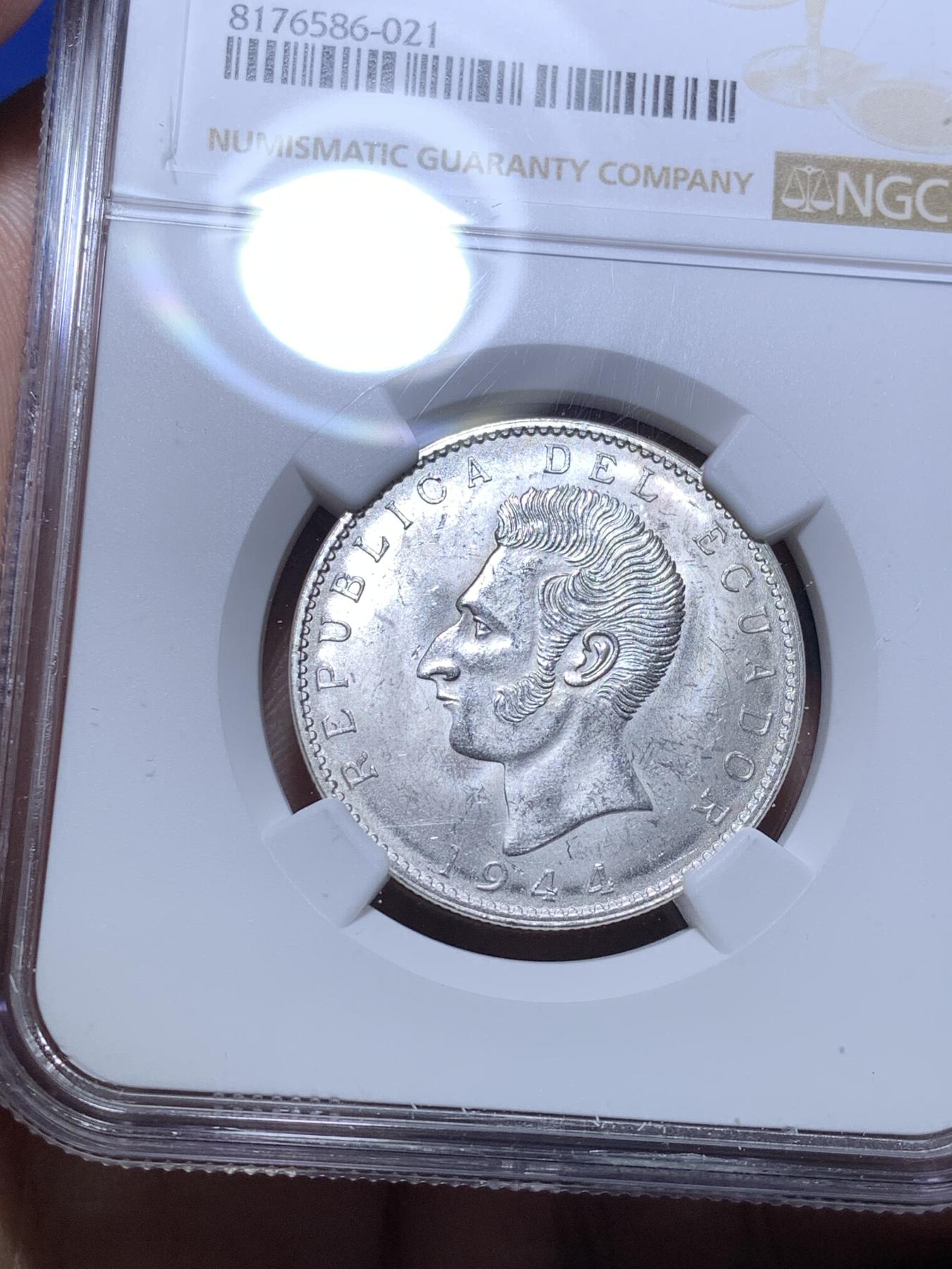 《竞宝斋》第270场- 周日，周一，周二  3场连拍 （全场包邮） NGC MS62 厄瓜多尔1944年2苏克雷银币 少见面值