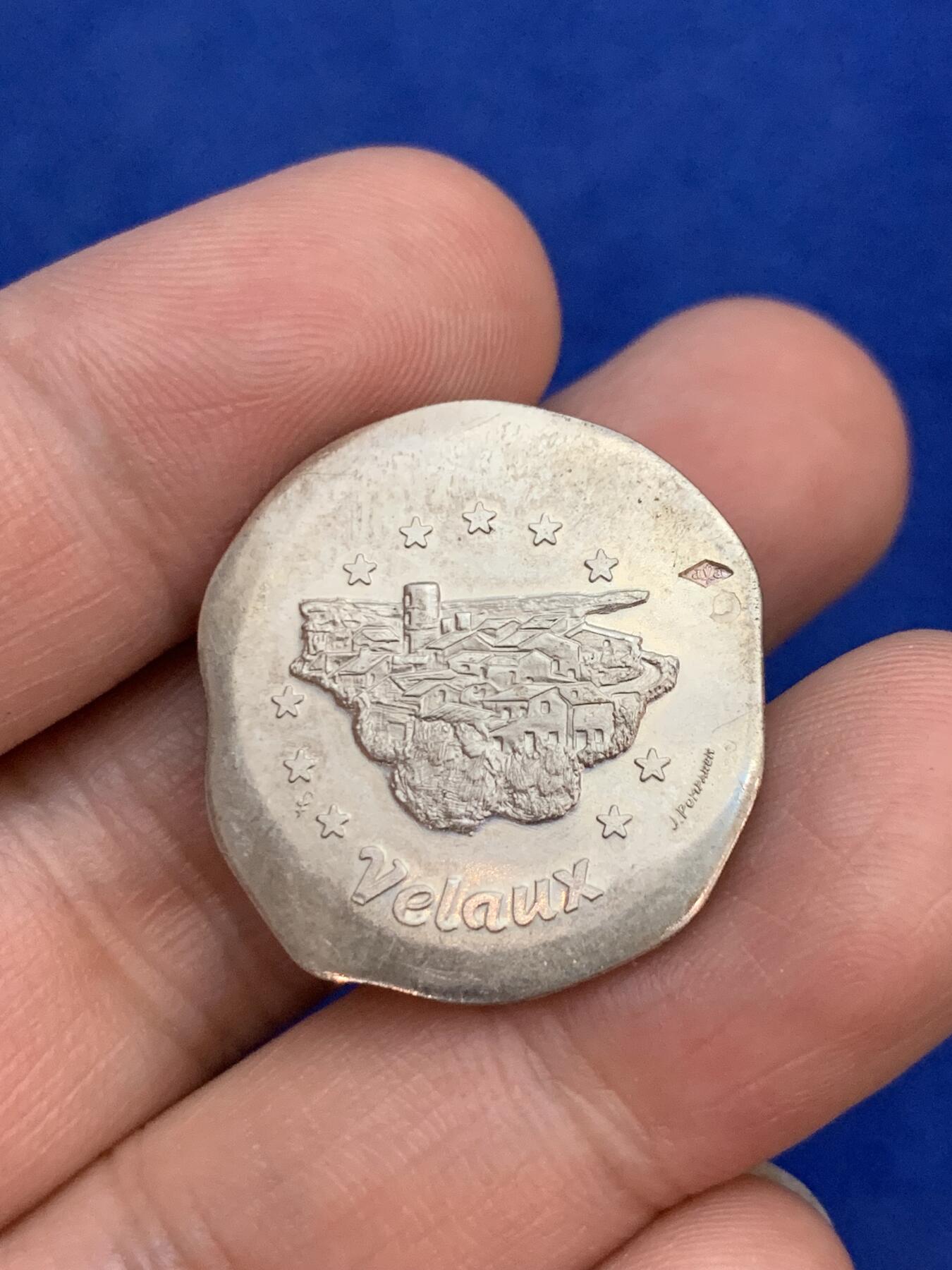 《竞宝斋》第271场-八角与章专场 周日，周一，周二  3场连拍 （全场包邮） 法国 2000 千禧年 异形纪念银章 7.48克 24.7-26.2mm