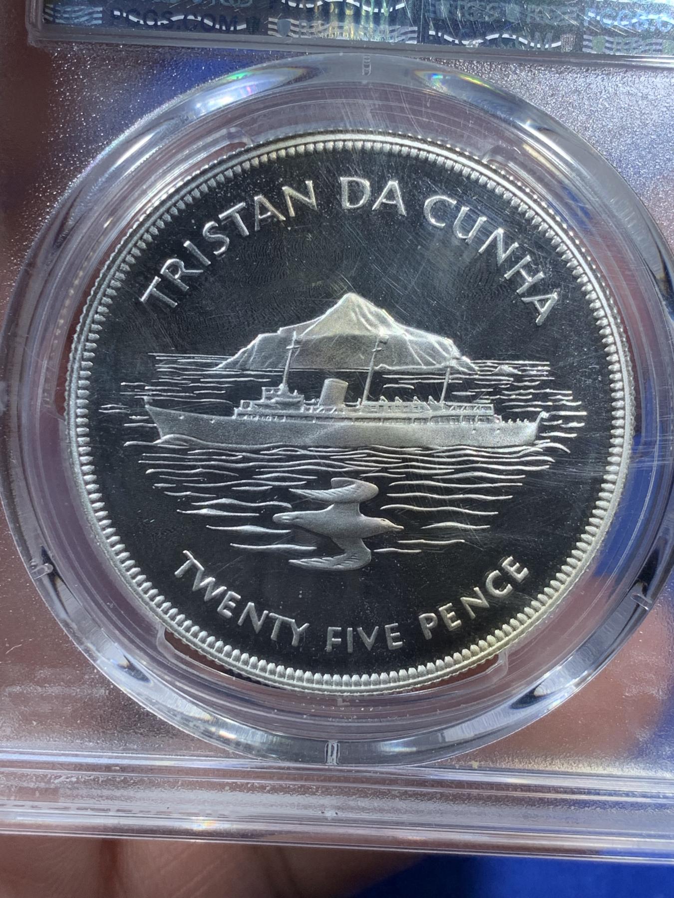 《竞宝斋》第270场- 周日，周一，周二  3场连拍 （全场包邮） PCGS PR68DCAM 英属特里斯坦达库尼亚 1977年 伊丽莎白二世登基25周年 25P 银币