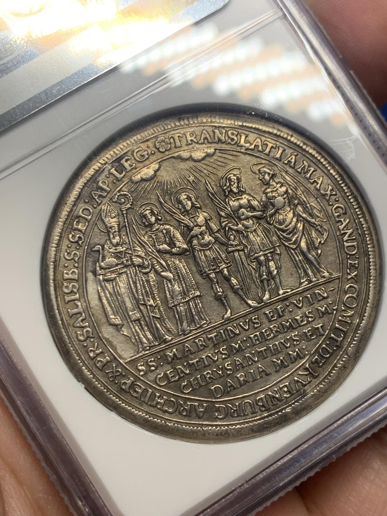 《竞宝斋》第270场- 周日，周一，周二  3场连拍 （全场包邮） NGC AUD 奥地利萨尔茨堡1682年主教区建立1100年泰勒大银币 暗金色包浆 细节精美 稀少品种 盒子右侧有条裂纹