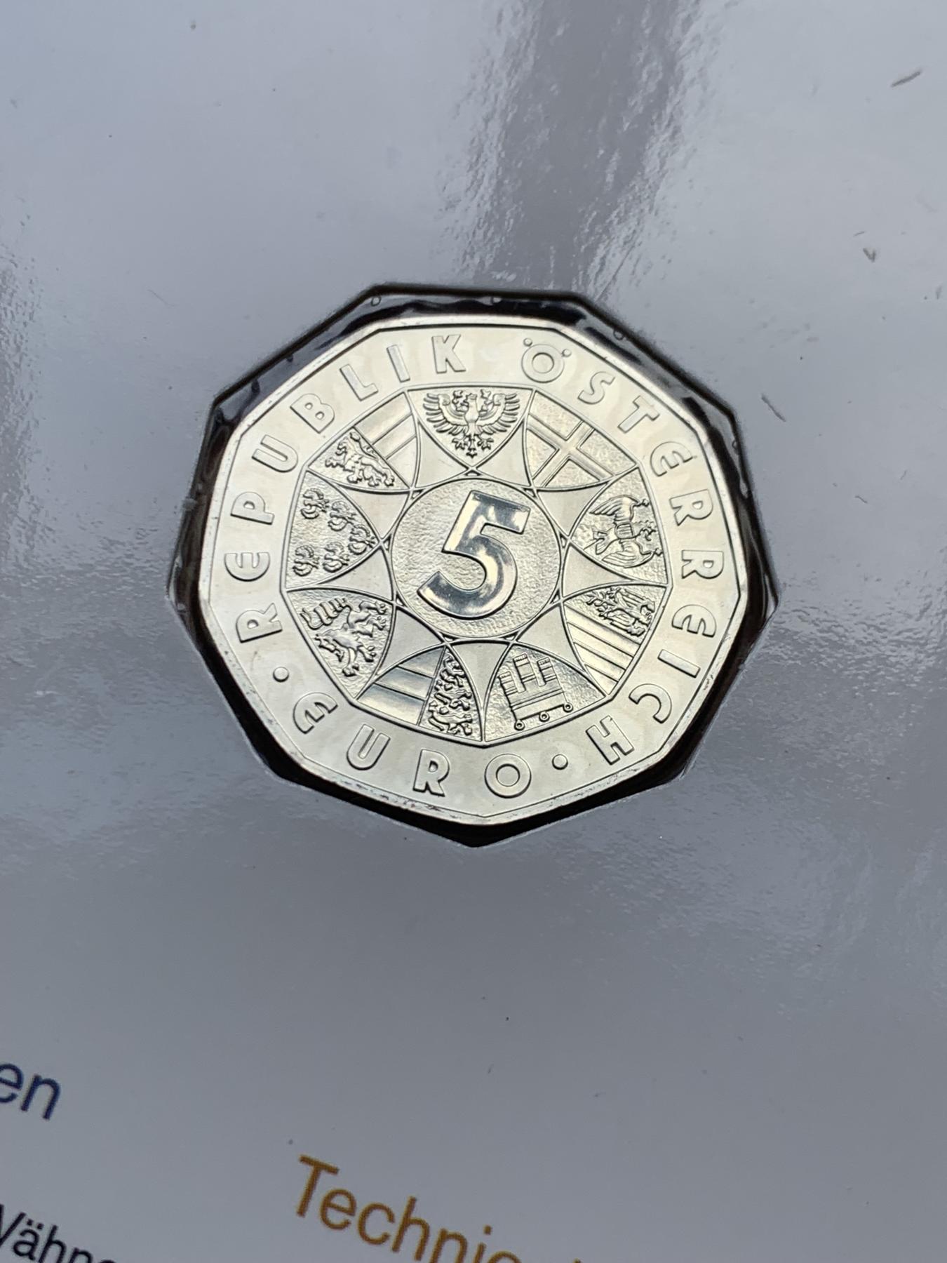 《竞宝斋》第270场- 周日，周一，周二  3场连拍 （全场包邮） 奥地利2004年足球运动百年5欧元纪念银币