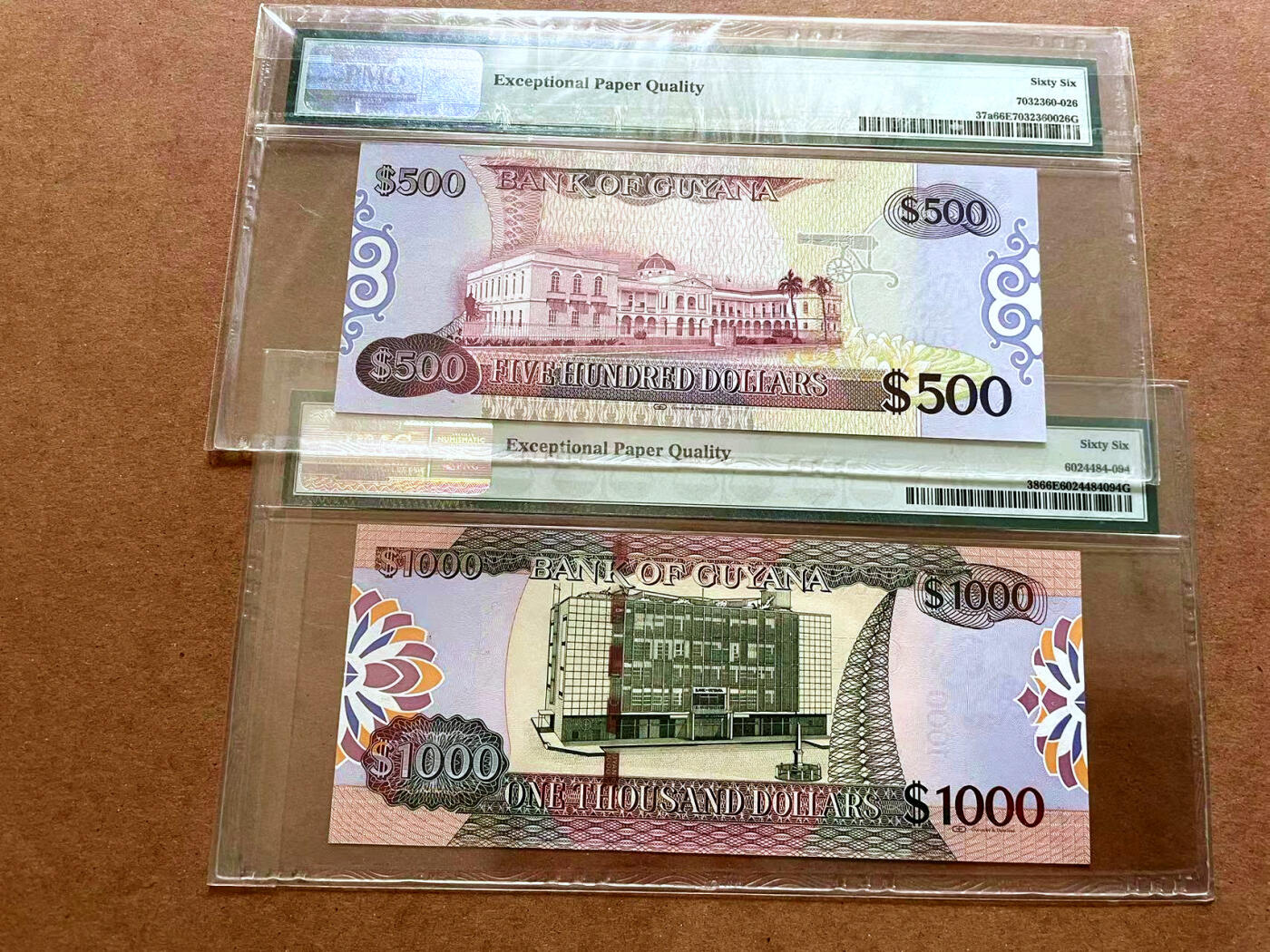【Blue Auction】✨世界纸币精拍第479期【精】 【一组2张56全同小号】圭亚那 2011年500-1000元 PMG66EPQ  