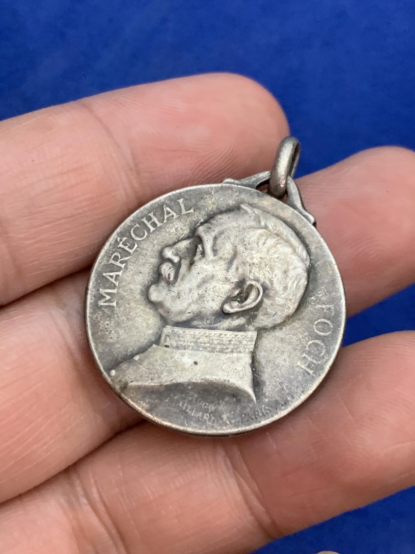 《竞宝斋》第271场-八角与章专场 周日，周一，周二  3场连拍 （全场包邮） 法国 1918 一战 福熙元帅 纪念银章 950银 少见 8.49克 28mm