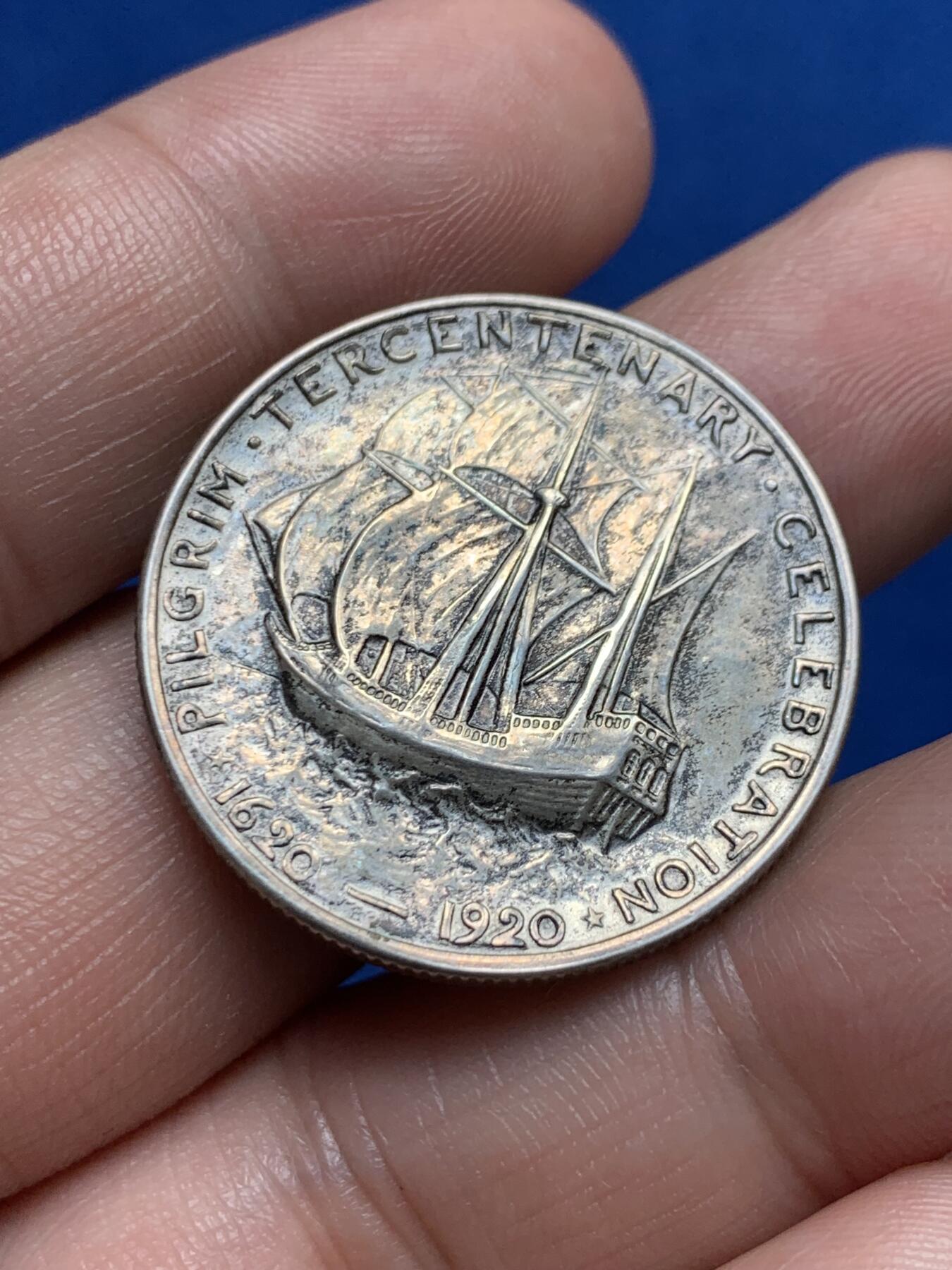 《竞宝斋》第270场- 周日，周一，周二  3场连拍 （全场包邮） 美国1920年清教徒移民半美元纪念银币 经典设计