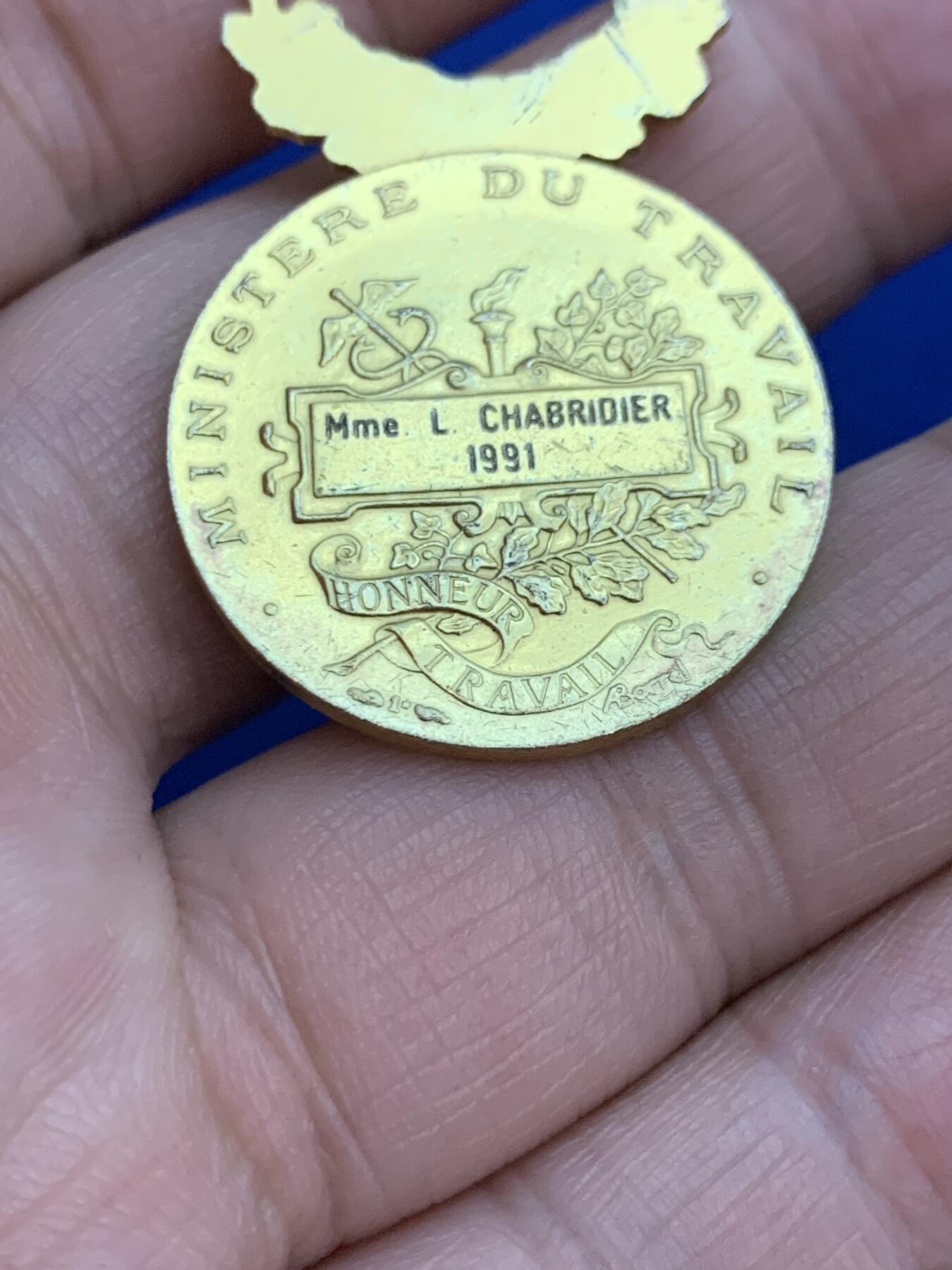 《竞宝斋》第271场-八角与章专场 周日，周一，周二  3场连拍 （全场包邮） 法国 劳动奖章 950银镀金版本 保存的不错 11.28克 27-40.8mm