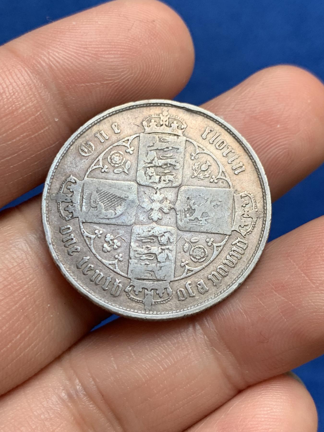 《竞宝斋》第270场- 周日，周一，周二  3场连拍 （全场包邮） 英国1857年维多利亚2先令银币