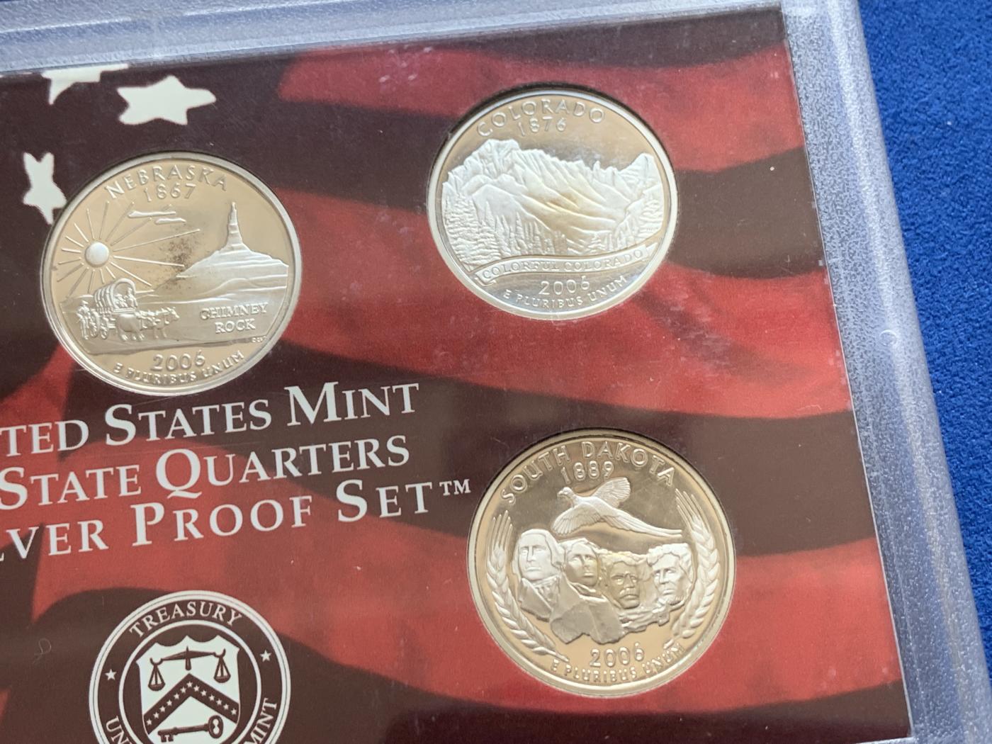 《竞宝斋》第270场- 周日，周一，周二  3场连拍 （全场包邮） 美国2006年精制银币 5枚套 盒子有裂